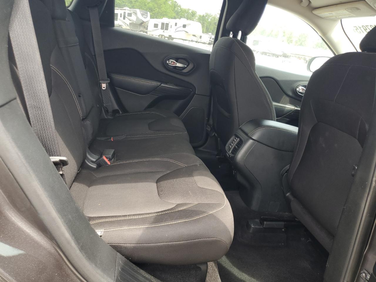 2015 Jeep Cherokee Latitude Gray vin: 1C4PJLCB9FW532590