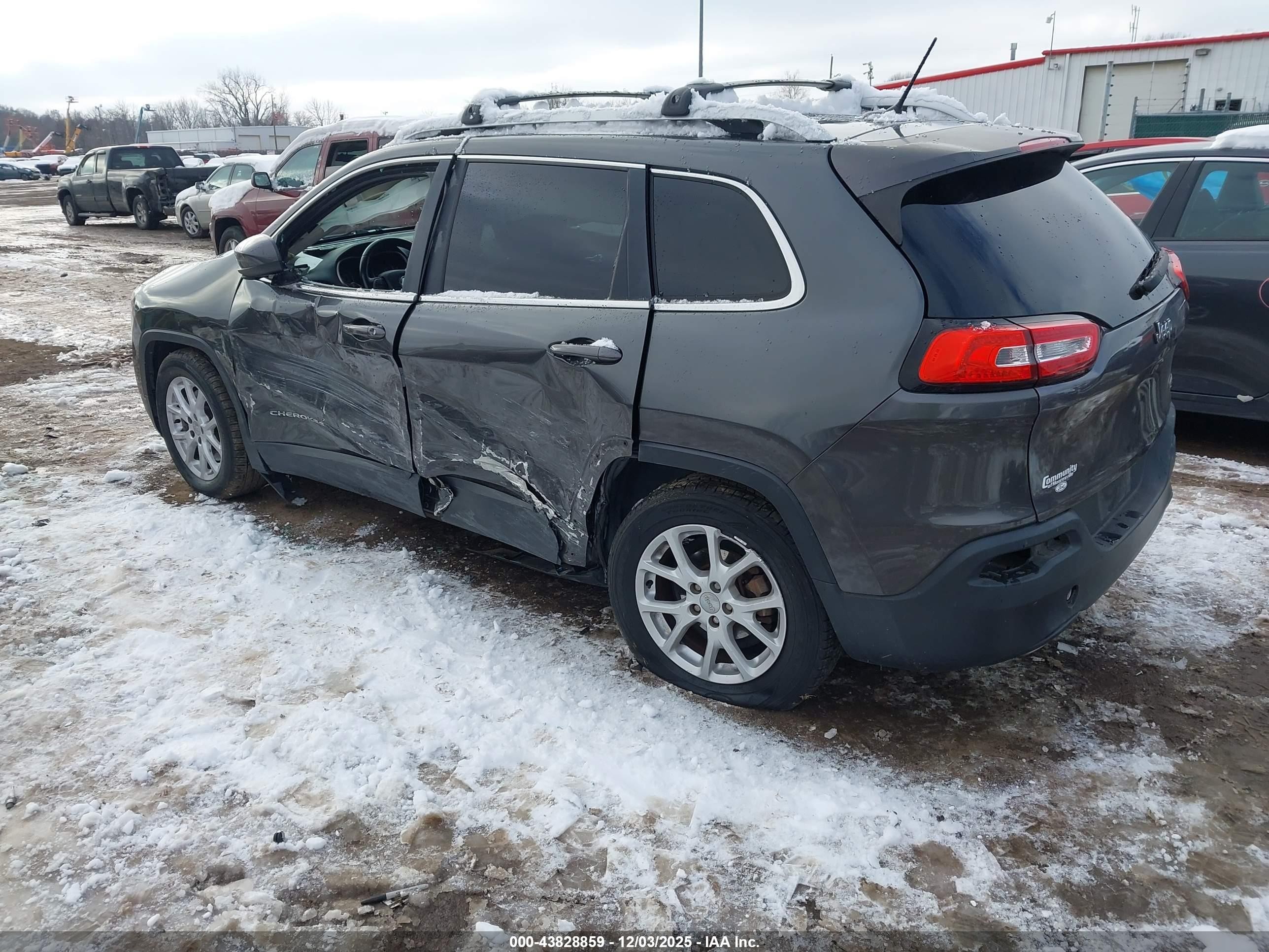 2015 Jeep Cherokee Latitude Gray vin: 1C4PJLCB9FW584320