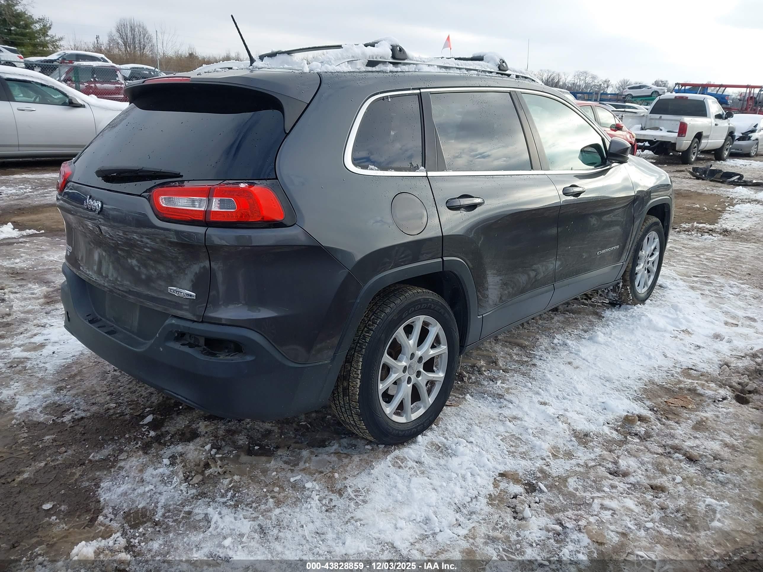 2015 Jeep Cherokee Latitude Gray vin: 1C4PJLCB9FW584320