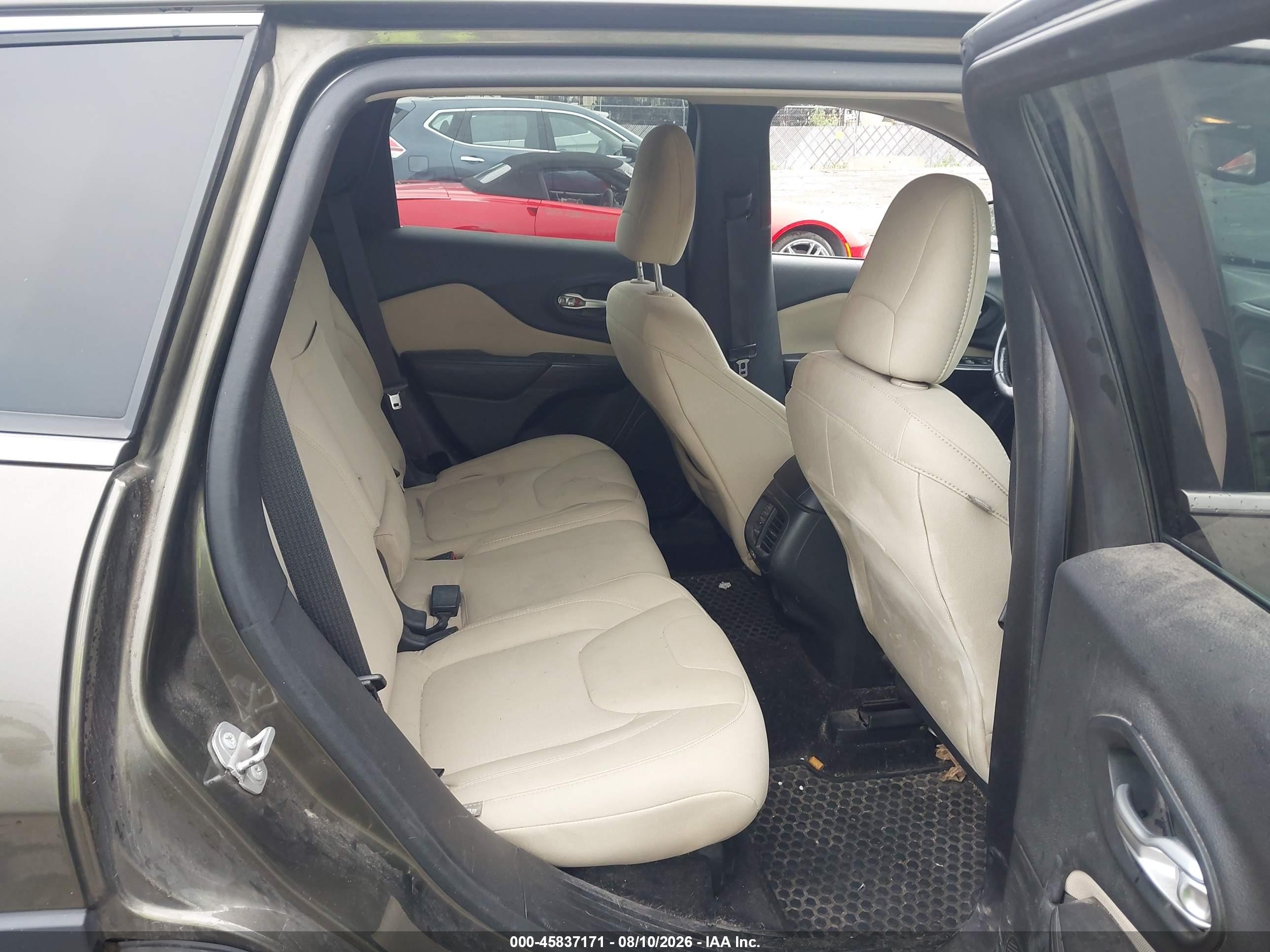 2015 Jeep Cherokee Latitude Green vin: 1C4PJLCB9FW597102