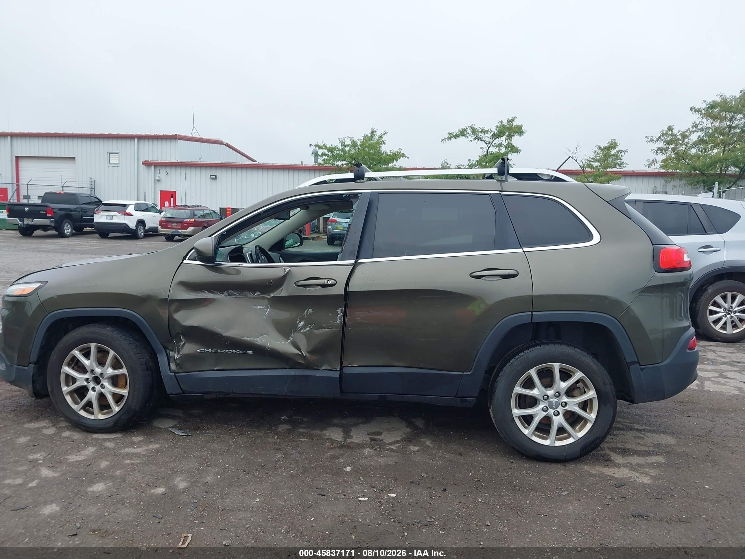 2015 Jeep Cherokee Latitude Green vin: 1C4PJLCB9FW597102