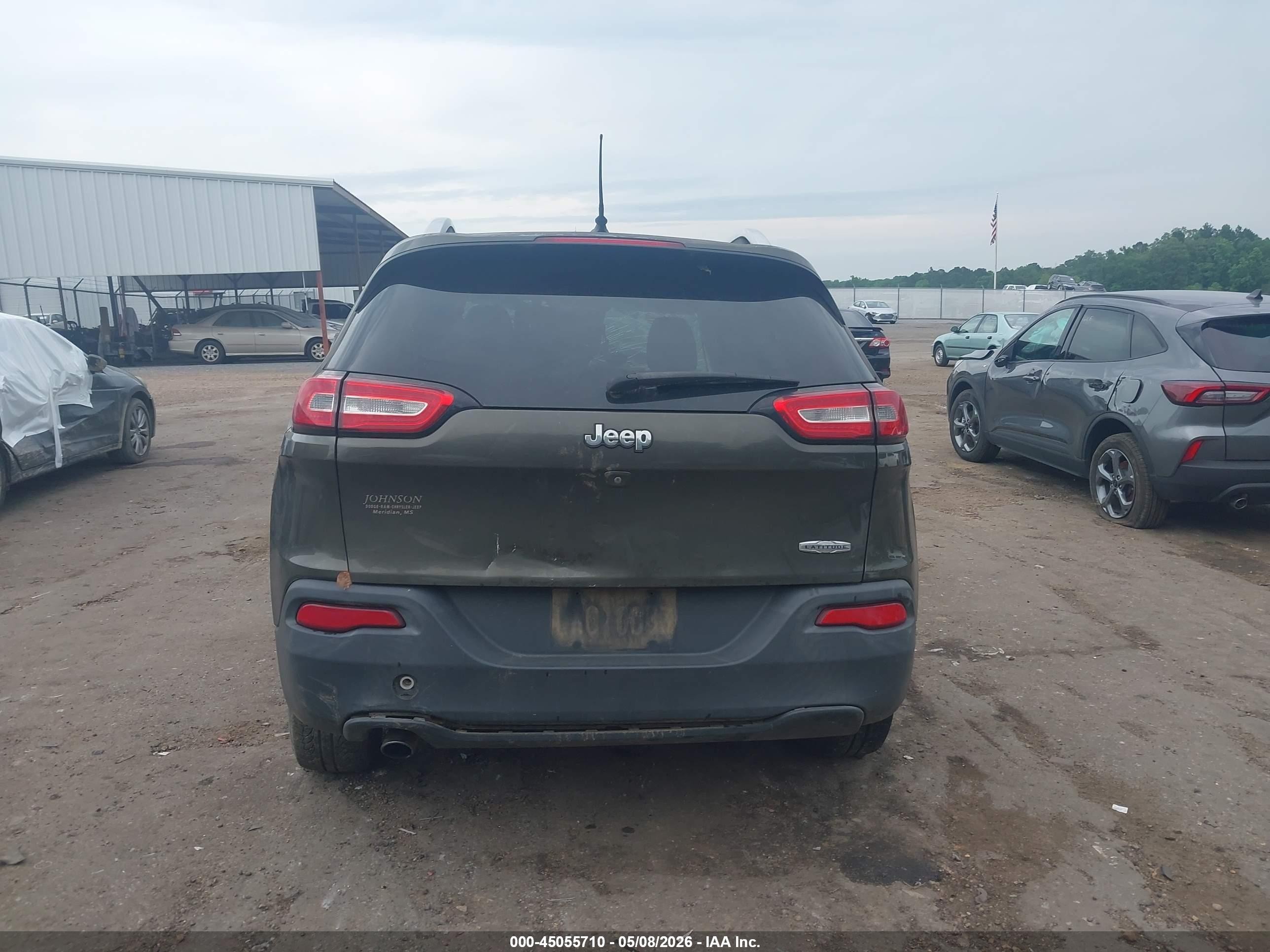 2015 Jeep Cherokee Latitude Green vin: 1C4PJLCB9FW601665