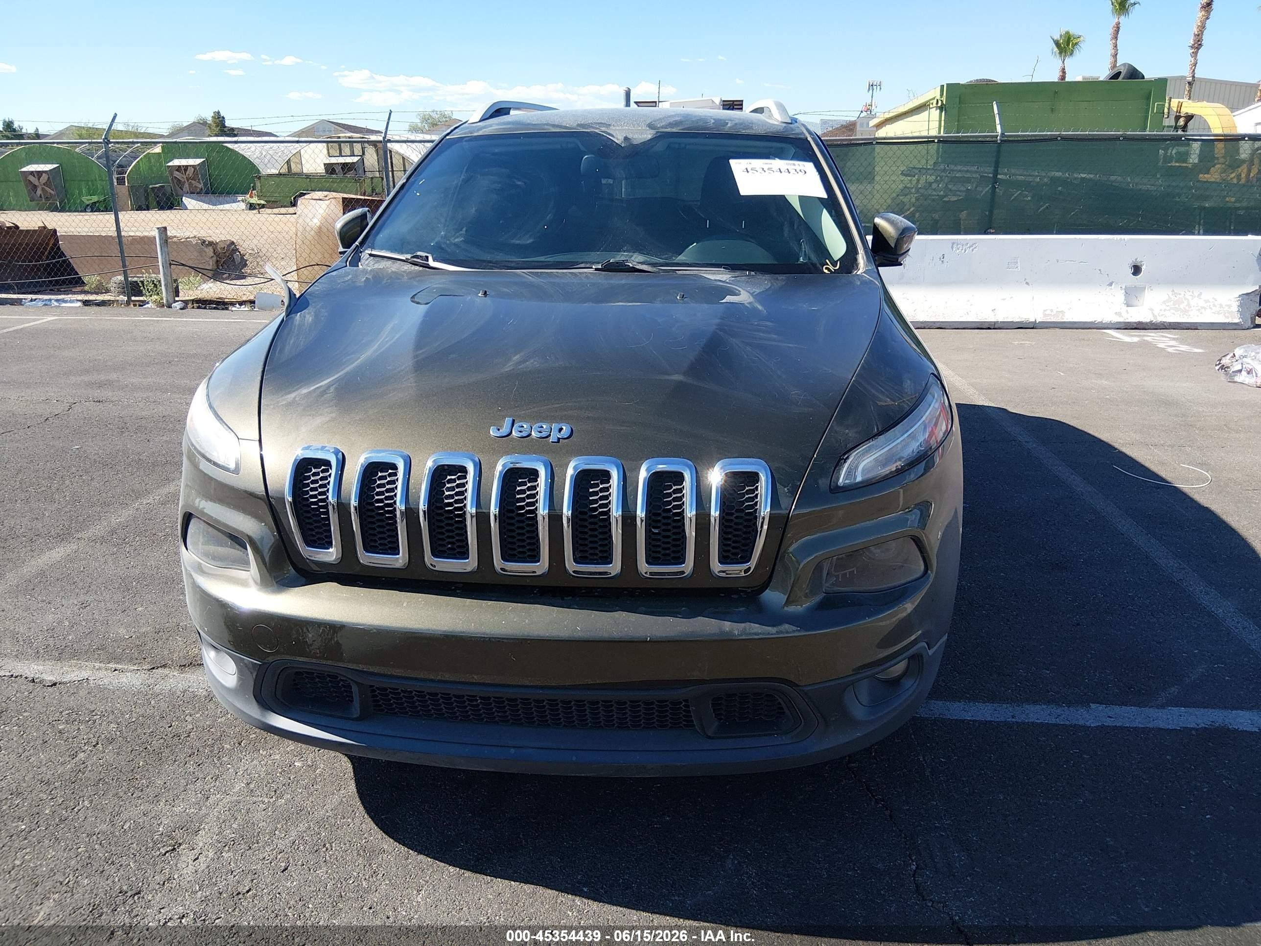 2015 Jeep Cherokee Latitude Green vin: 1C4PJLCB9FW627957