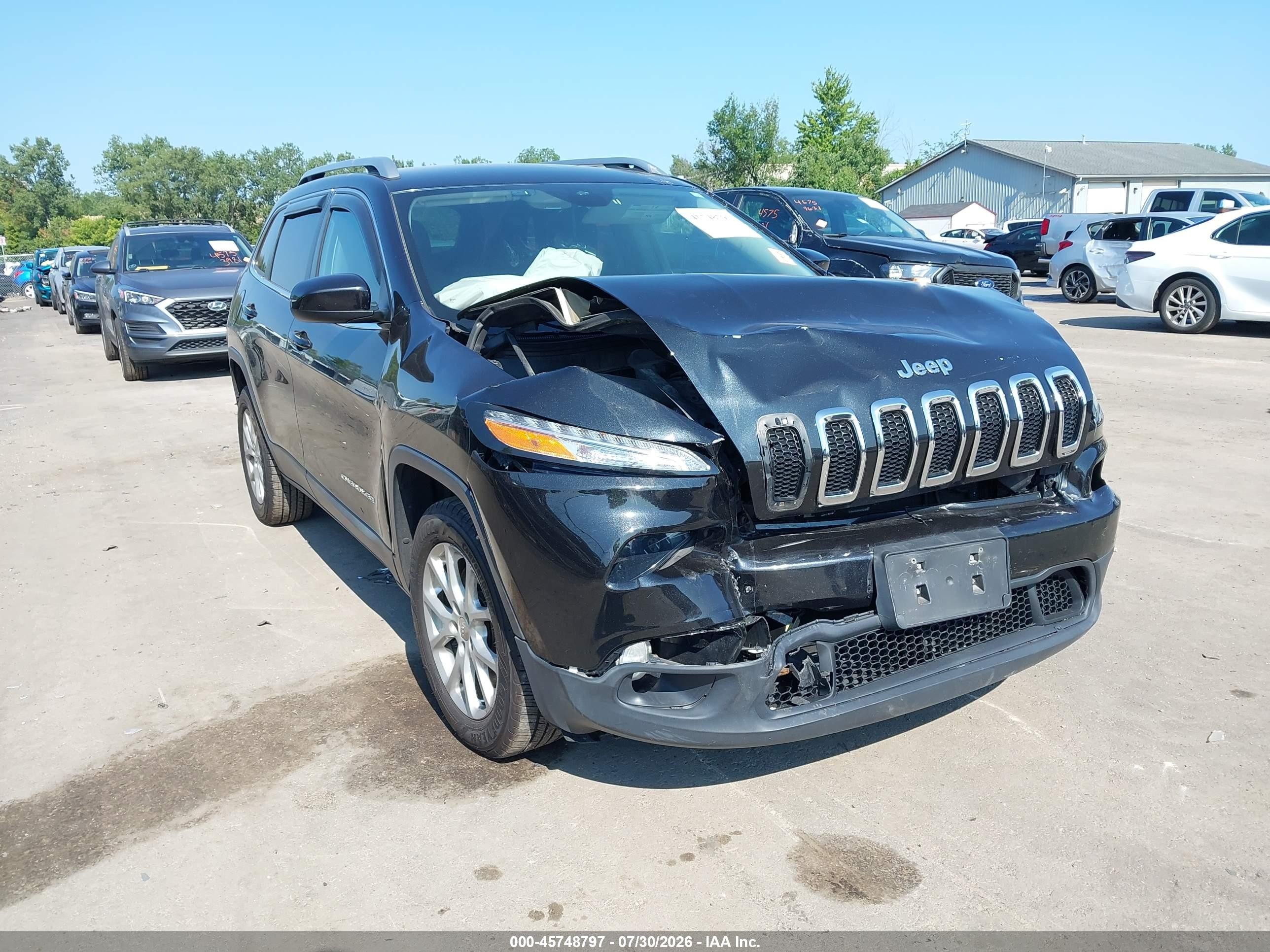 2015 Jeep Cherokee Latitude Черный vin: 1C4PJLCB9FW642992