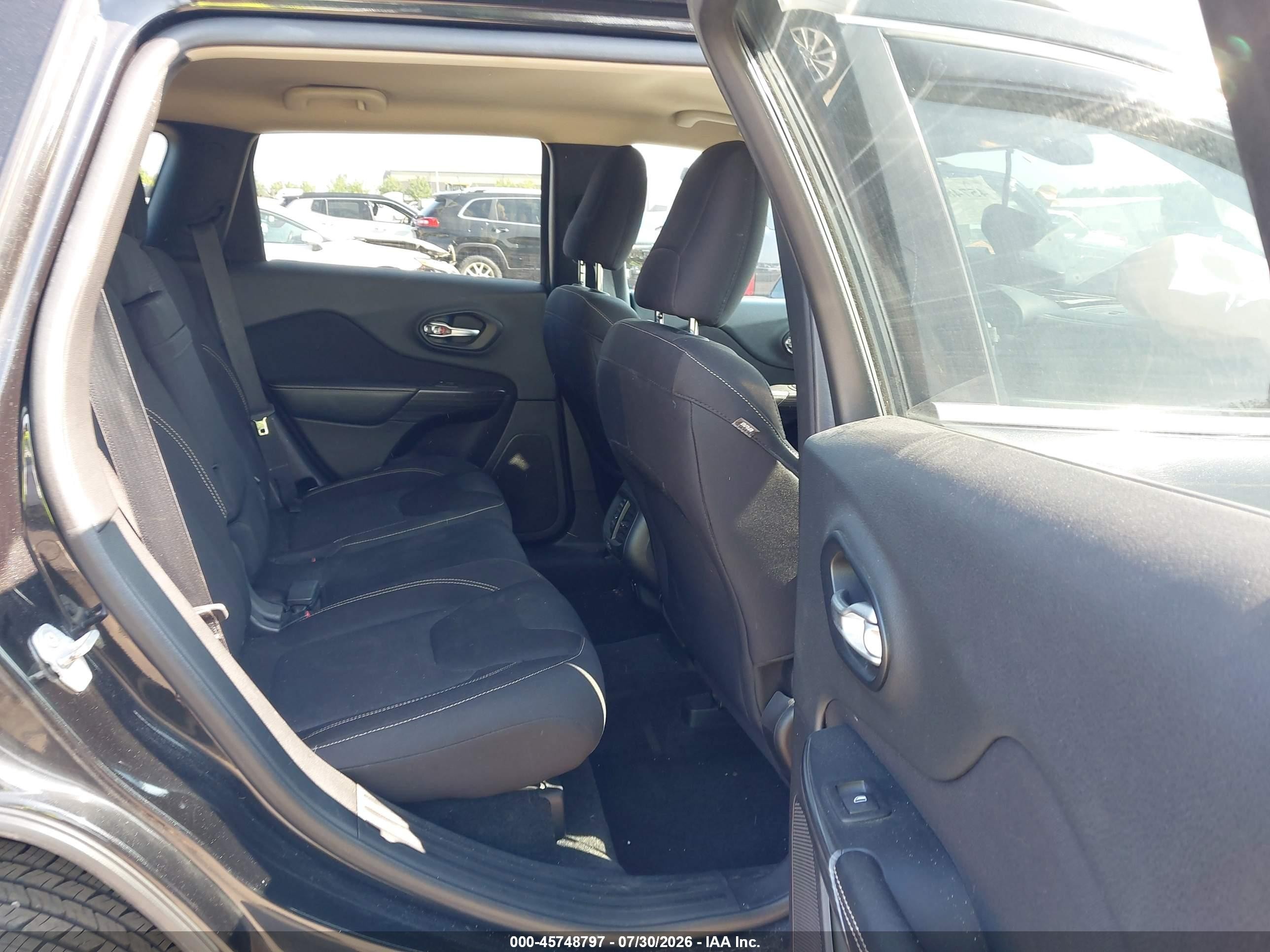 2015 Jeep Cherokee Latitude Black vin: 1C4PJLCB9FW642992
