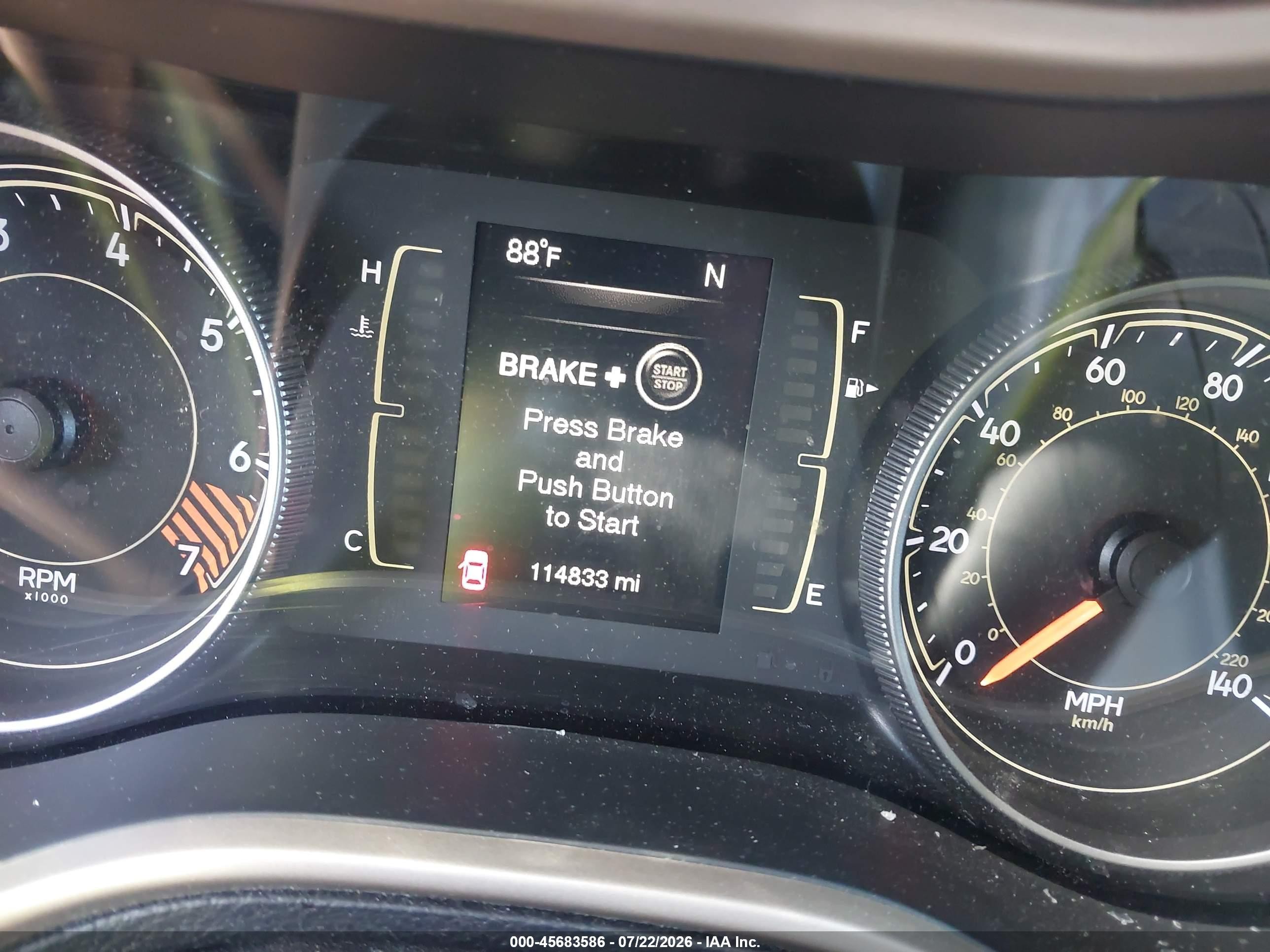 2015 Jeep Cherokee Latitude Silver vin: 1C4PJLCB9FW656875