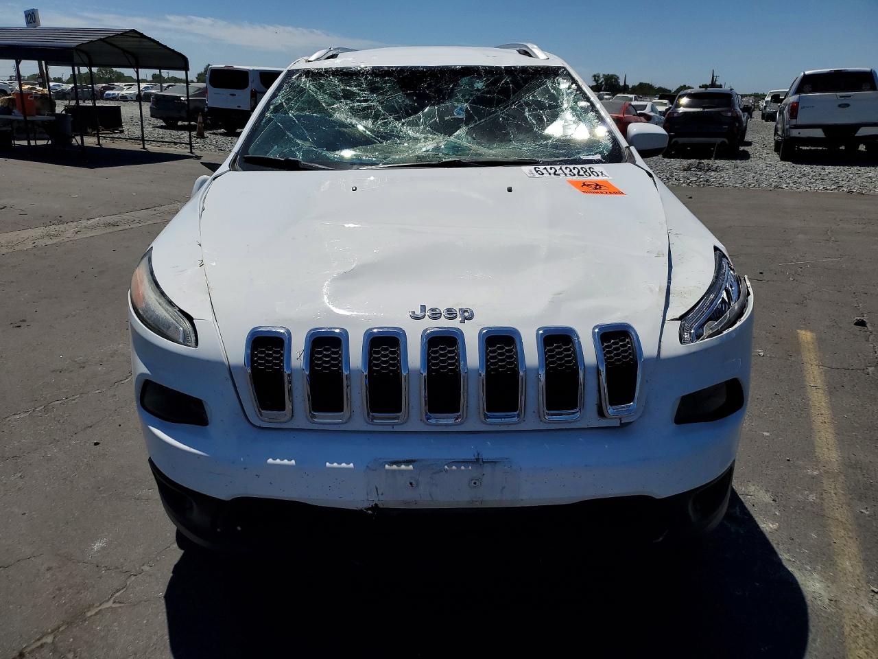 2015 Jeep Cherokee Latitude White vin: 1C4PJLCB9FW670176