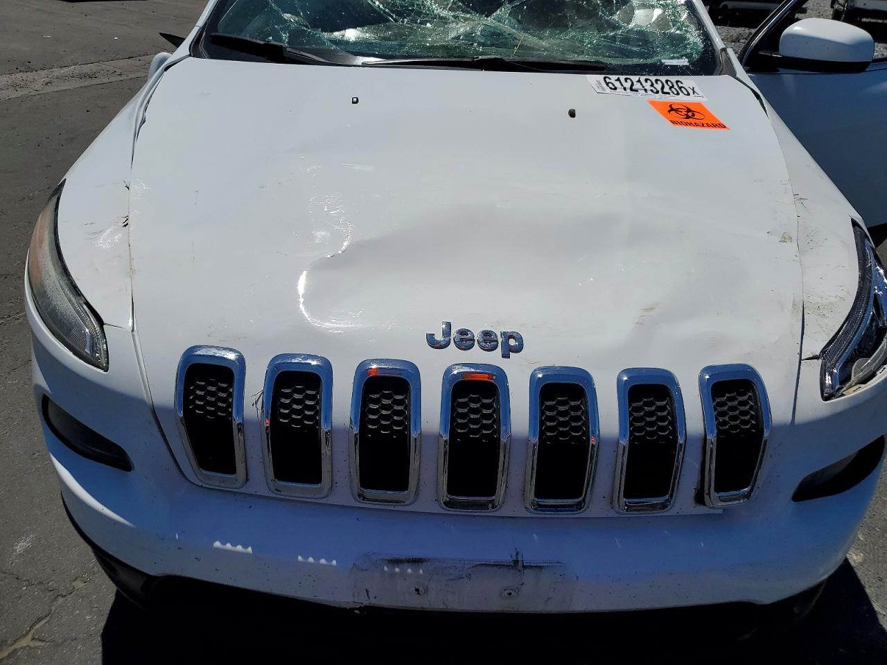 2015 Jeep Cherokee Latitude White vin: 1C4PJLCB9FW670176