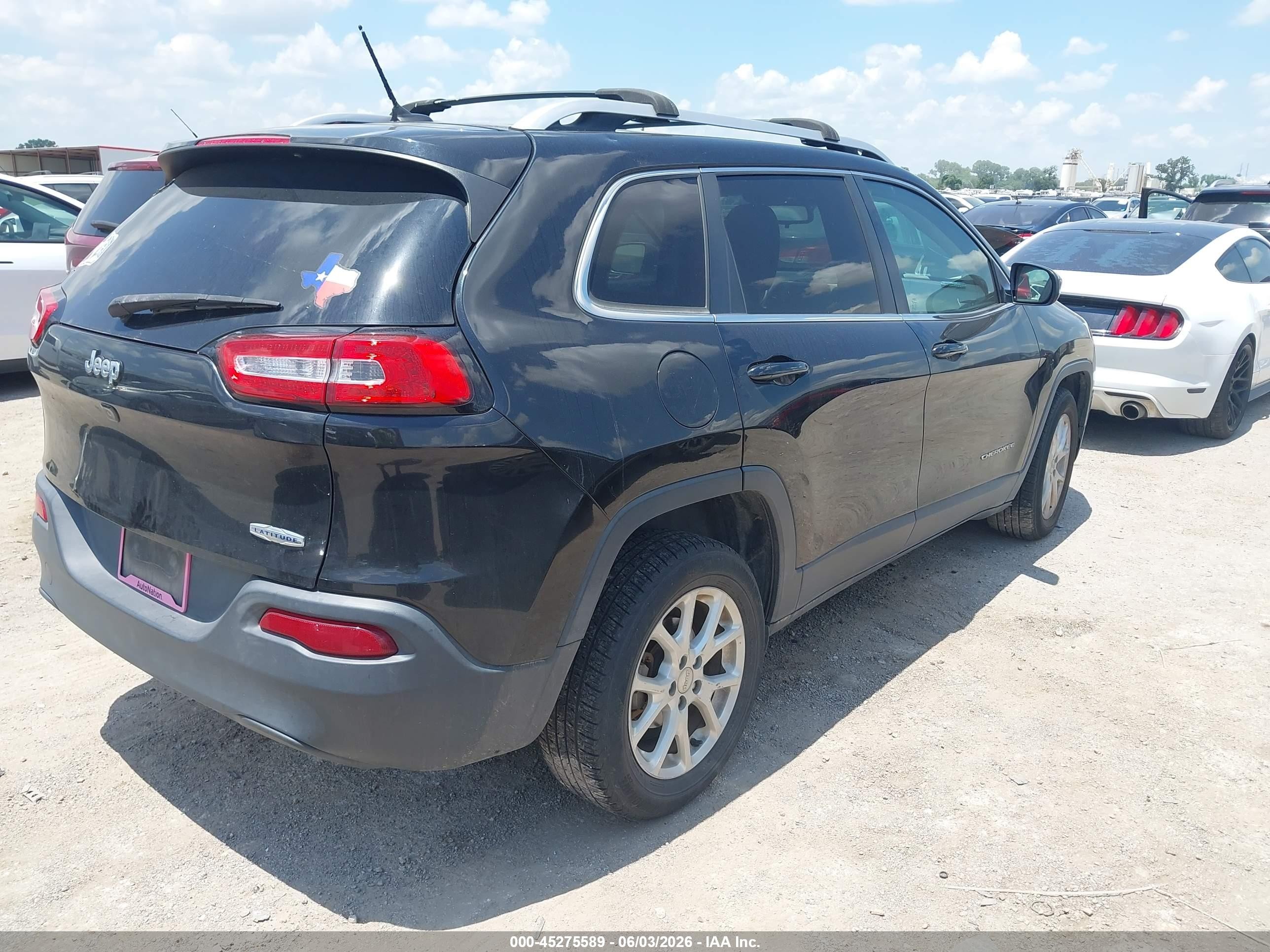 2015 Jeep Cherokee Latitude Черный vin: 1C4PJLCB9FW711583