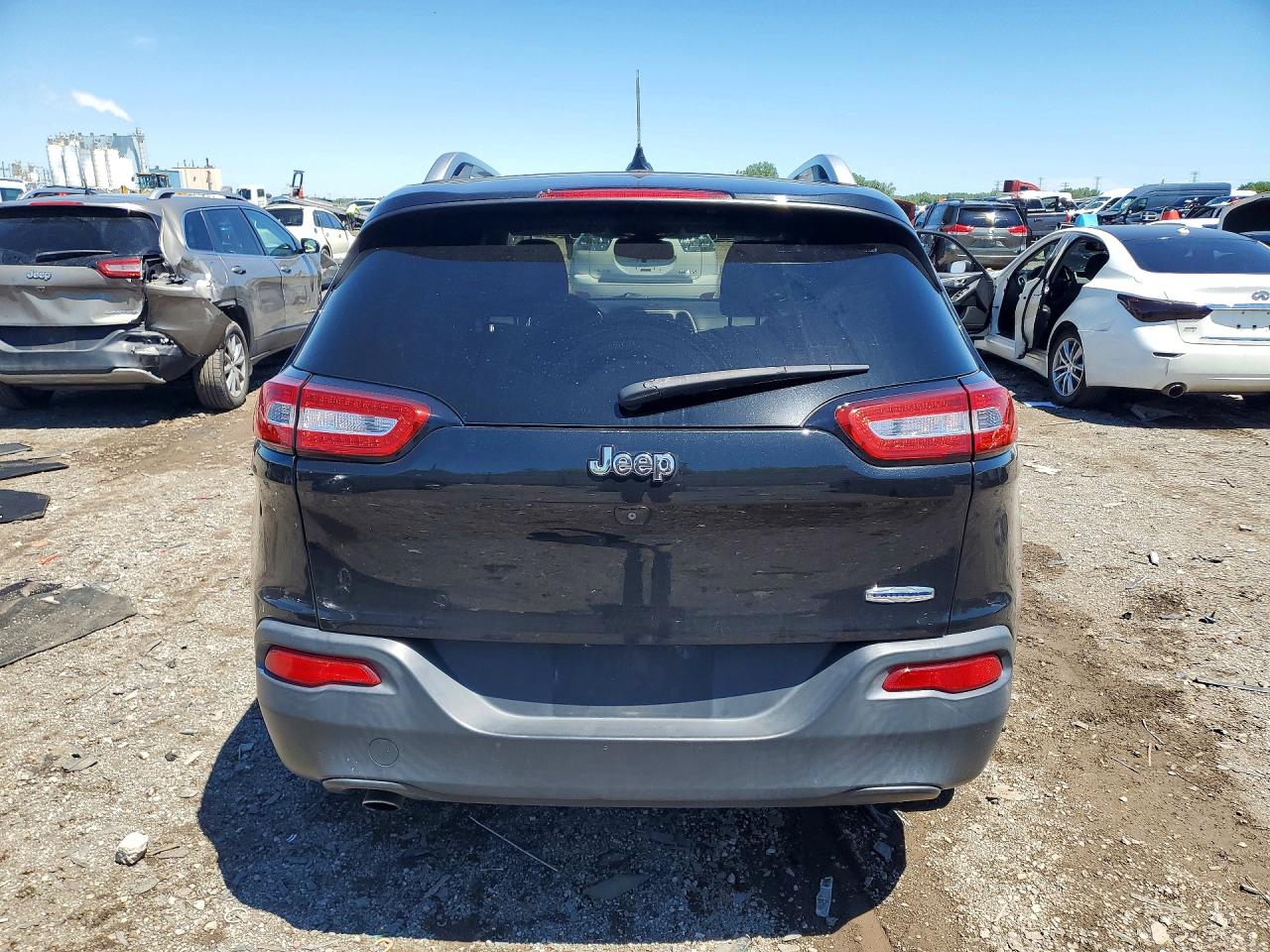 2015 Jeep Cherokee Latitude Black vin: 1C4PJLCB9FW712071