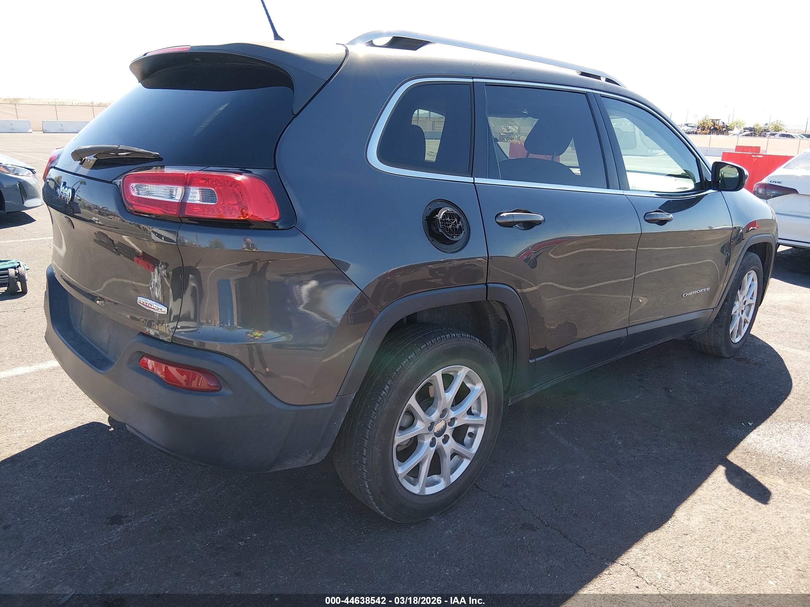 2015 Jeep Cherokee Latitude Gray vin: 1C4PJLCB9FW759889