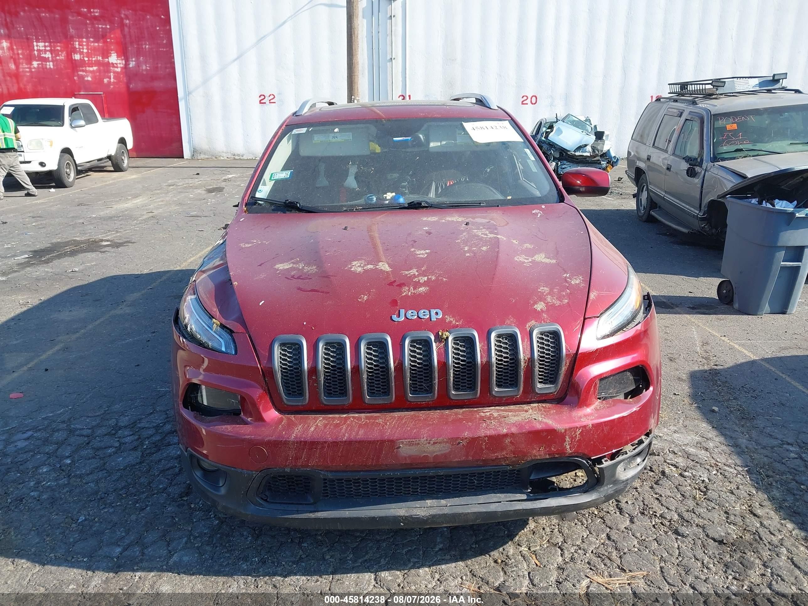2016 Jeep Cherokee Latitude Burgundy vin: 1C4PJLCB9GW195565