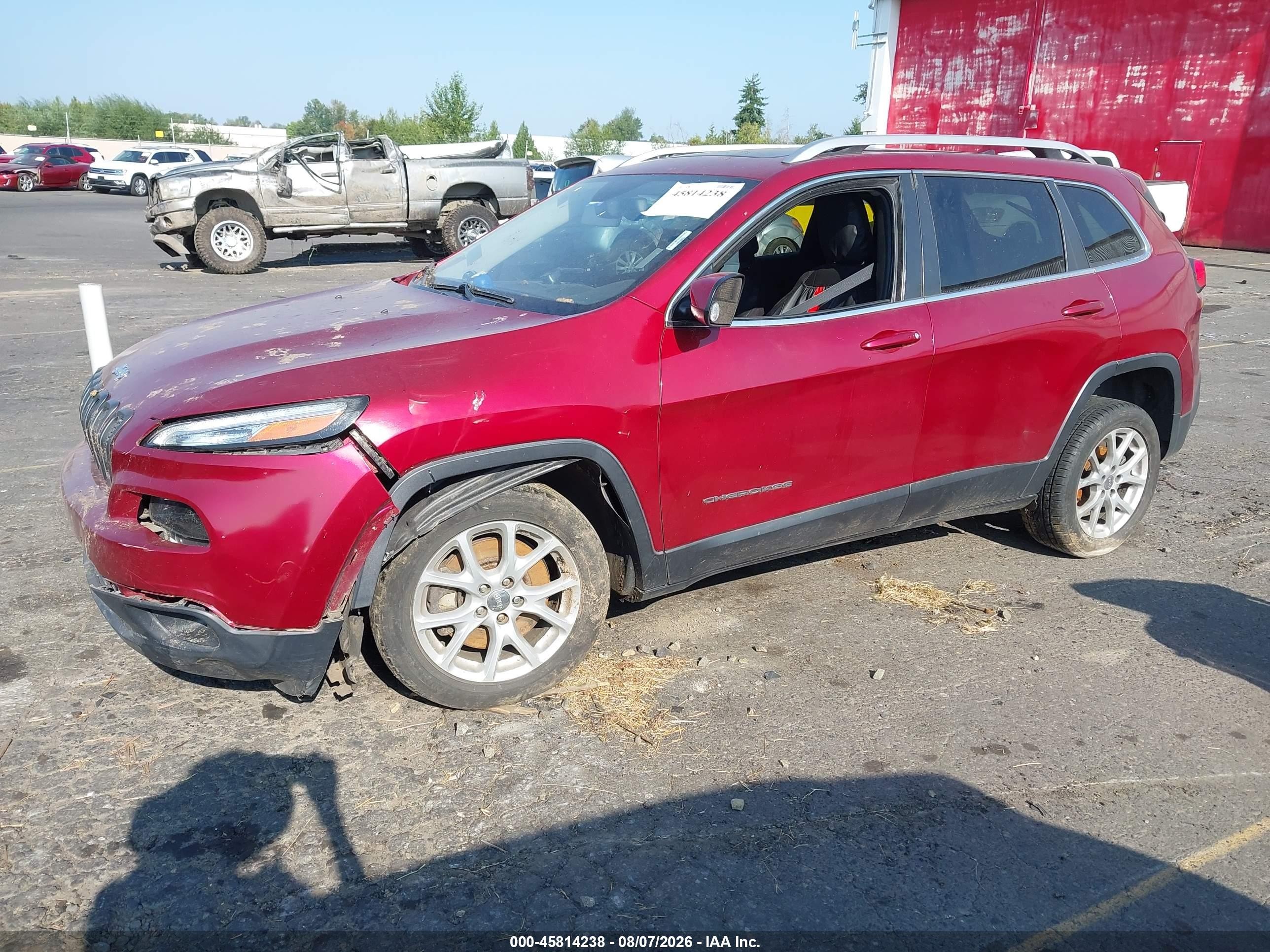 2016 Jeep Cherokee Latitude Burgundy vin: 1C4PJLCB9GW195565