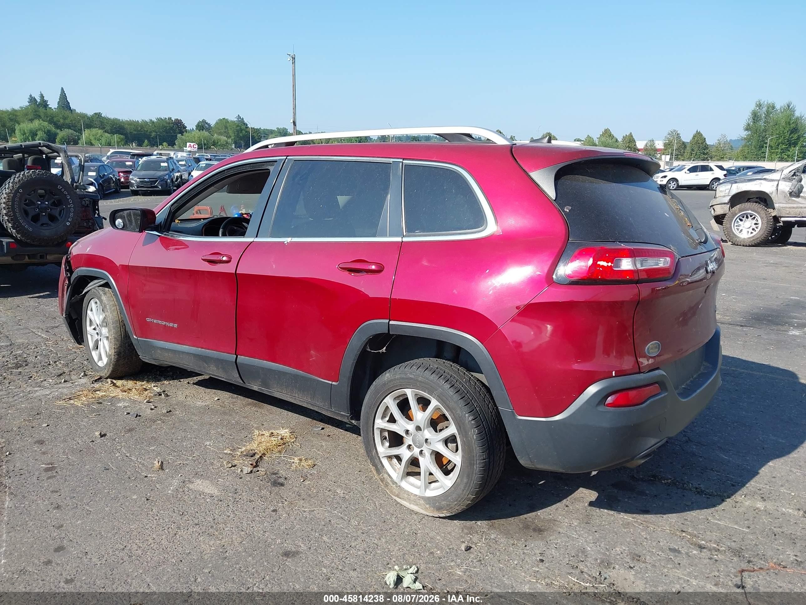 2016 Jeep Cherokee Latitude Burgundy vin: 1C4PJLCB9GW195565