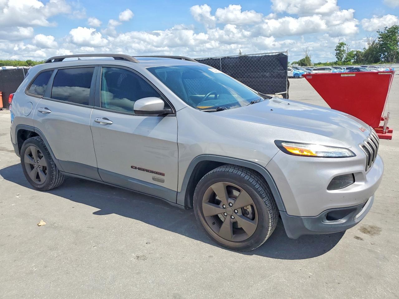 2016 Jeep Cherokee Latitude Gray vin: 1C4PJLCB9GW324453