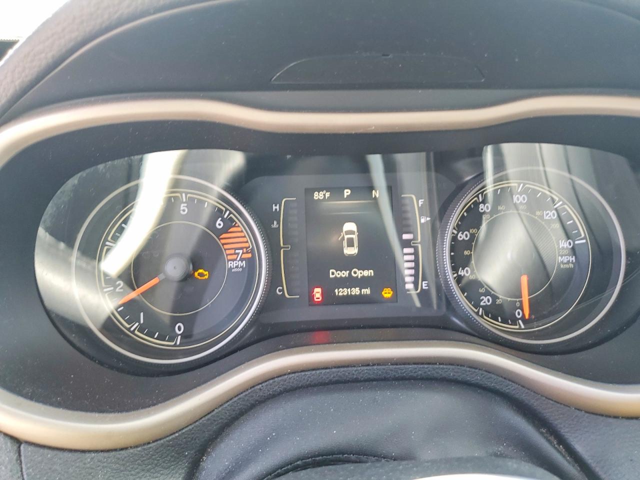 2016 Jeep Cherokee Latitude Gray vin: 1C4PJLCB9GW324453