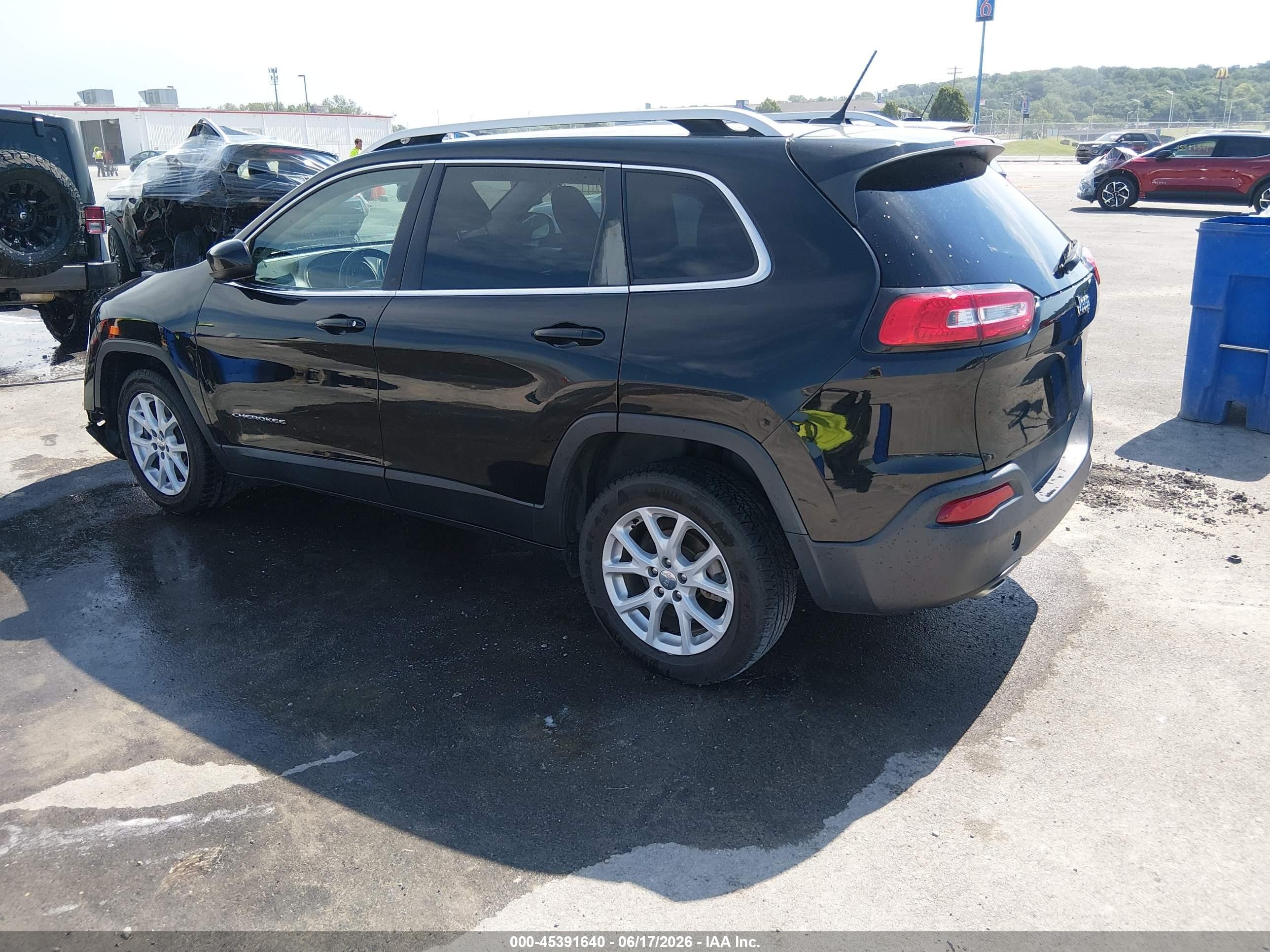 2018 Jeep Cherokee Latitude Fwd Black vin: 1C4PJLCB9JD615831