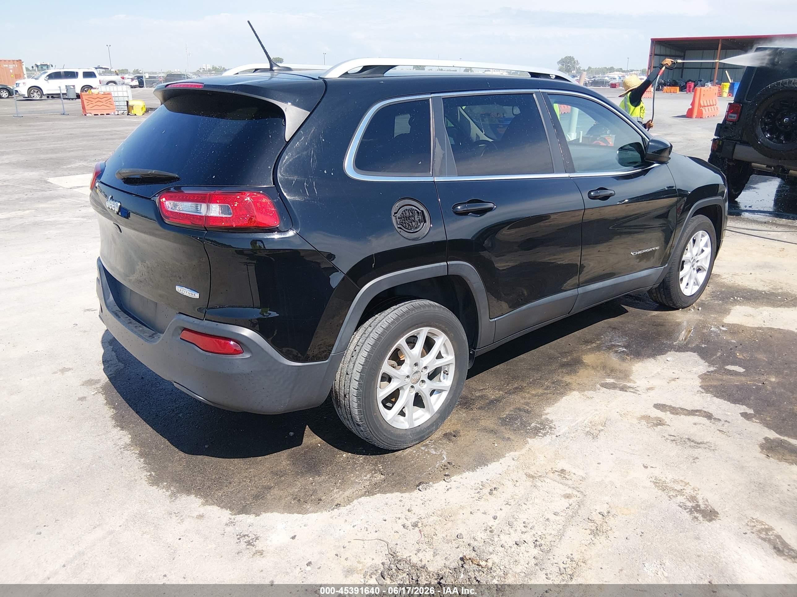 2018 Jeep Cherokee Latitude Fwd Black vin: 1C4PJLCB9JD615831