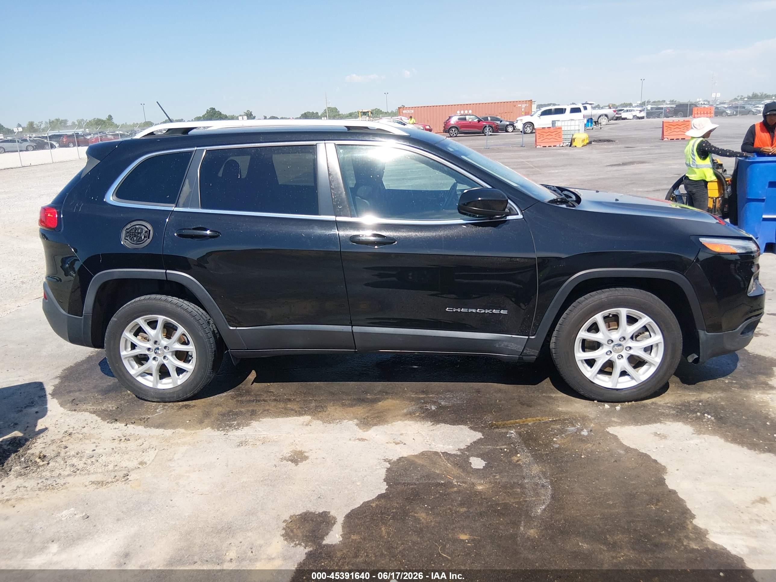 2018 Jeep Cherokee Latitude Fwd Black vin: 1C4PJLCB9JD615831