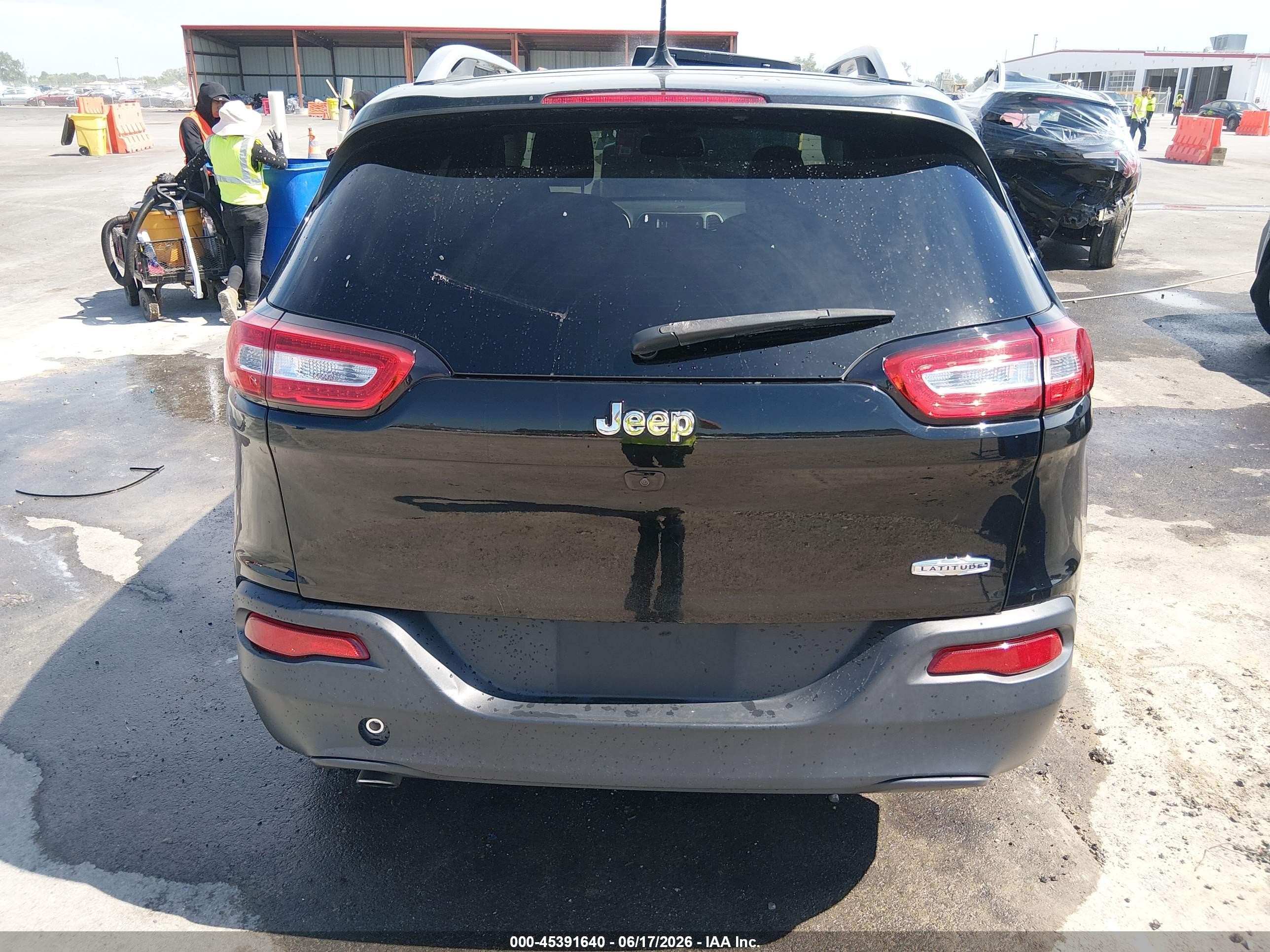 2018 Jeep Cherokee Latitude Fwd Black vin: 1C4PJLCB9JD615831