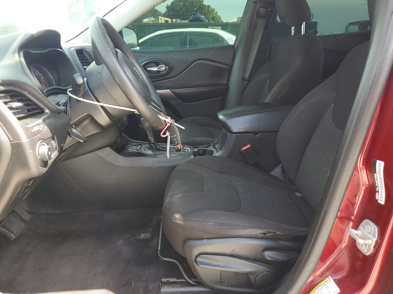 2019 Jeep Cherokee Latitude Red vin: 1C4PJLCB9KD146094