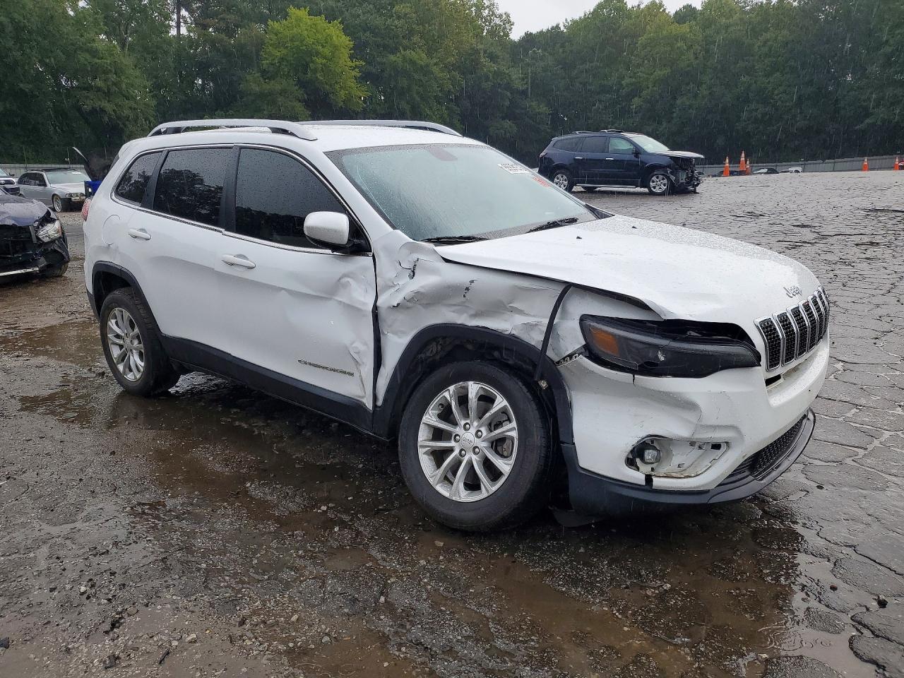 2019 Jeep Cherokee Latitude White vin: 1C4PJLCB9KD340530
