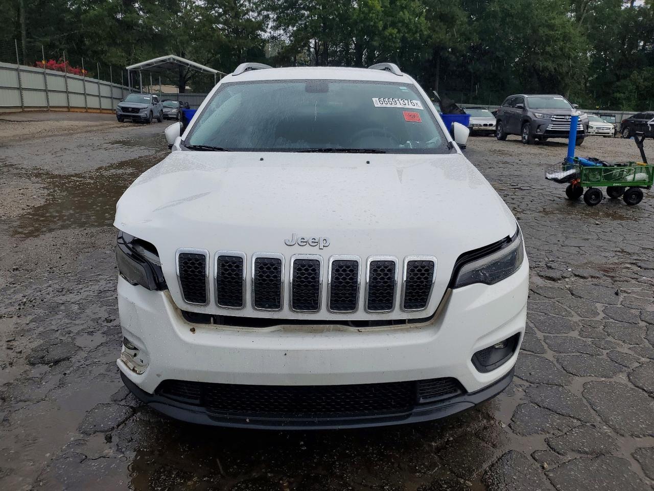 2019 Jeep Cherokee Latitude White vin: 1C4PJLCB9KD340530