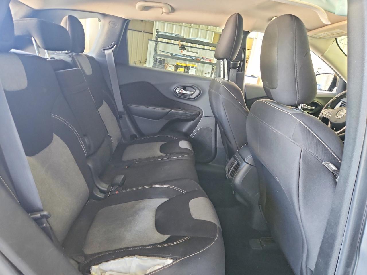 2014 Jeep Cherokee Latitude Серый vin: 1C4PJLCBXEW232863