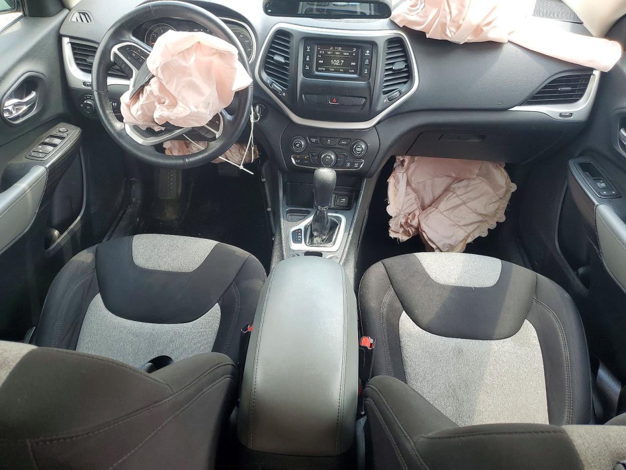 2014 Jeep Cherokee Latitude White vin: 1C4PJLCBXEW249100