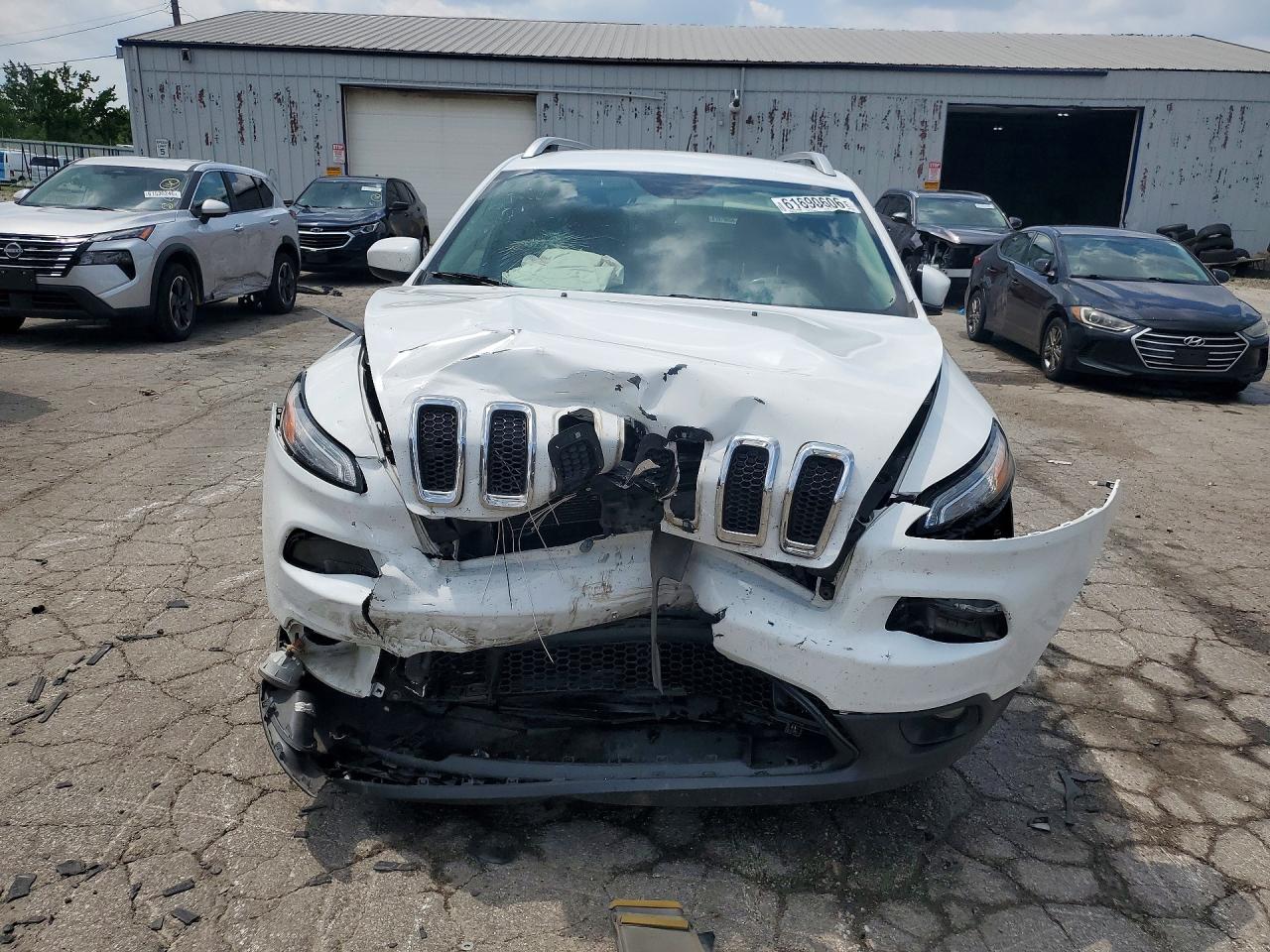 2014 Jeep Cherokee Latitude White vin: 1C4PJLCBXEW249100