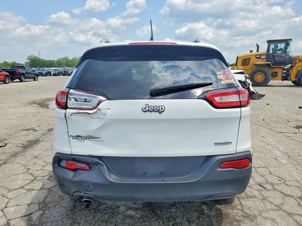 2014 Jeep Cherokee Latitude White vin: 1C4PJLCBXEW249100