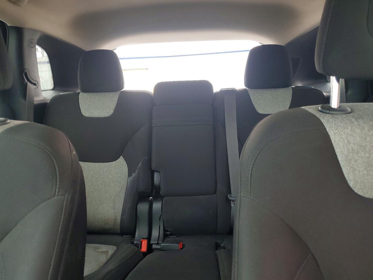 2014 Jeep Cherokee Latitude White vin: 1C4PJLCBXEW249100