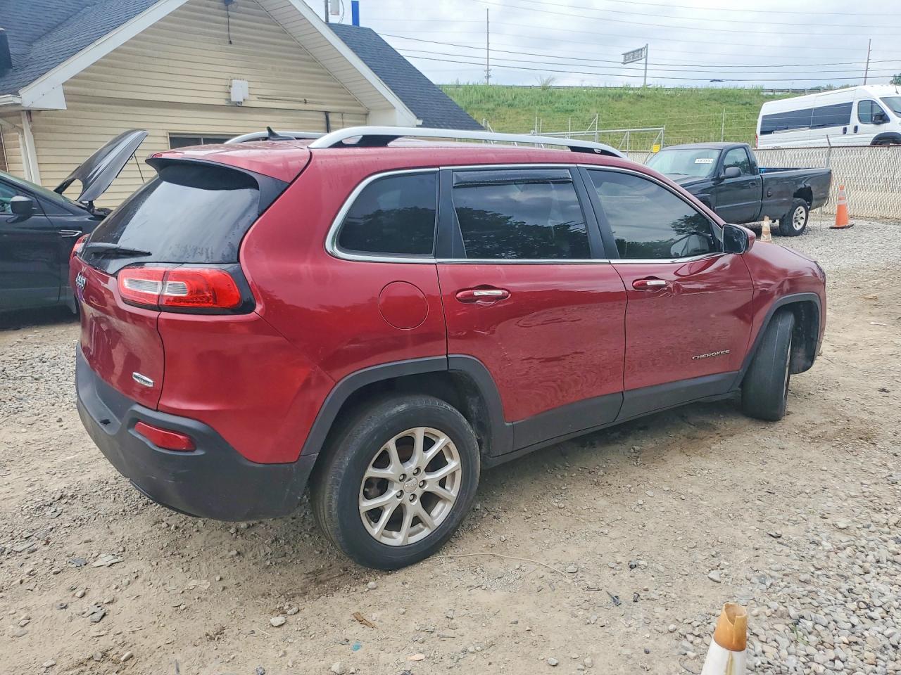 2014 Jeep Cherokee Latitude Red vin: 1C4PJLCBXEW249436
