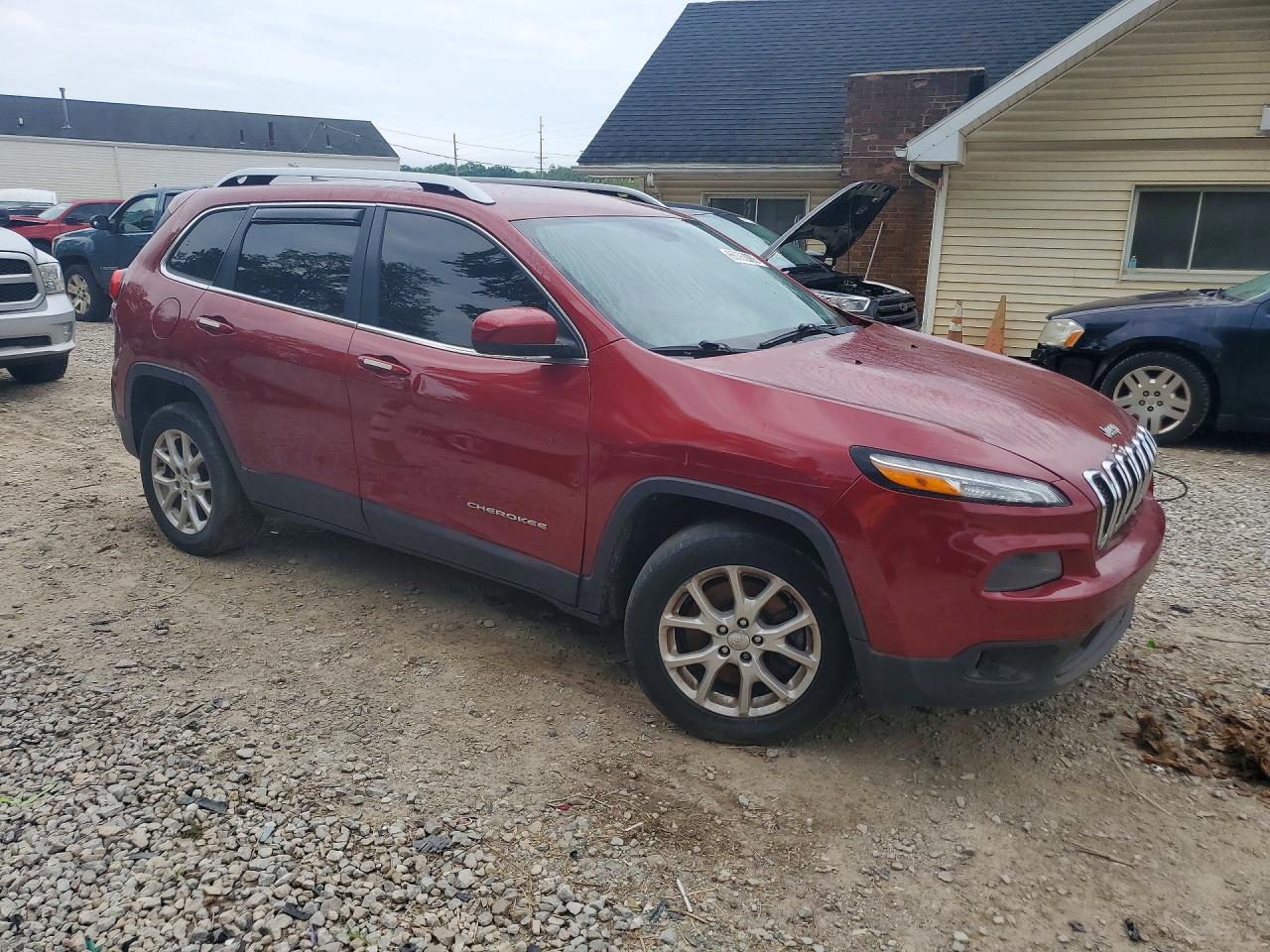 2014 Jeep Cherokee Latitude Red vin: 1C4PJLCBXEW249436