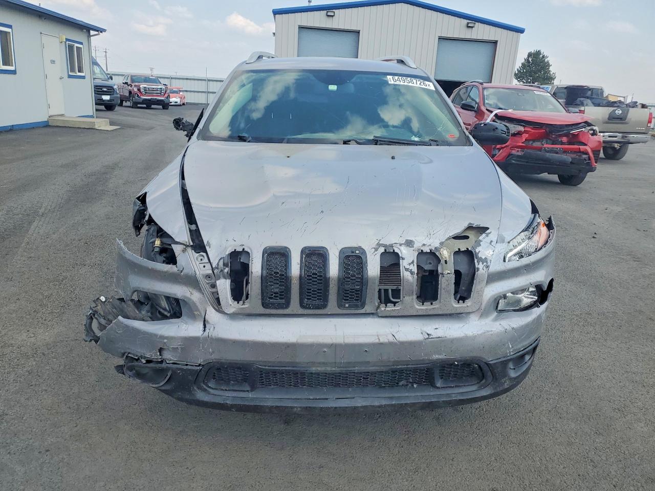 2014 Jeep Cherokee Latitude Серебряный vin: 1C4PJLCBXEW252854