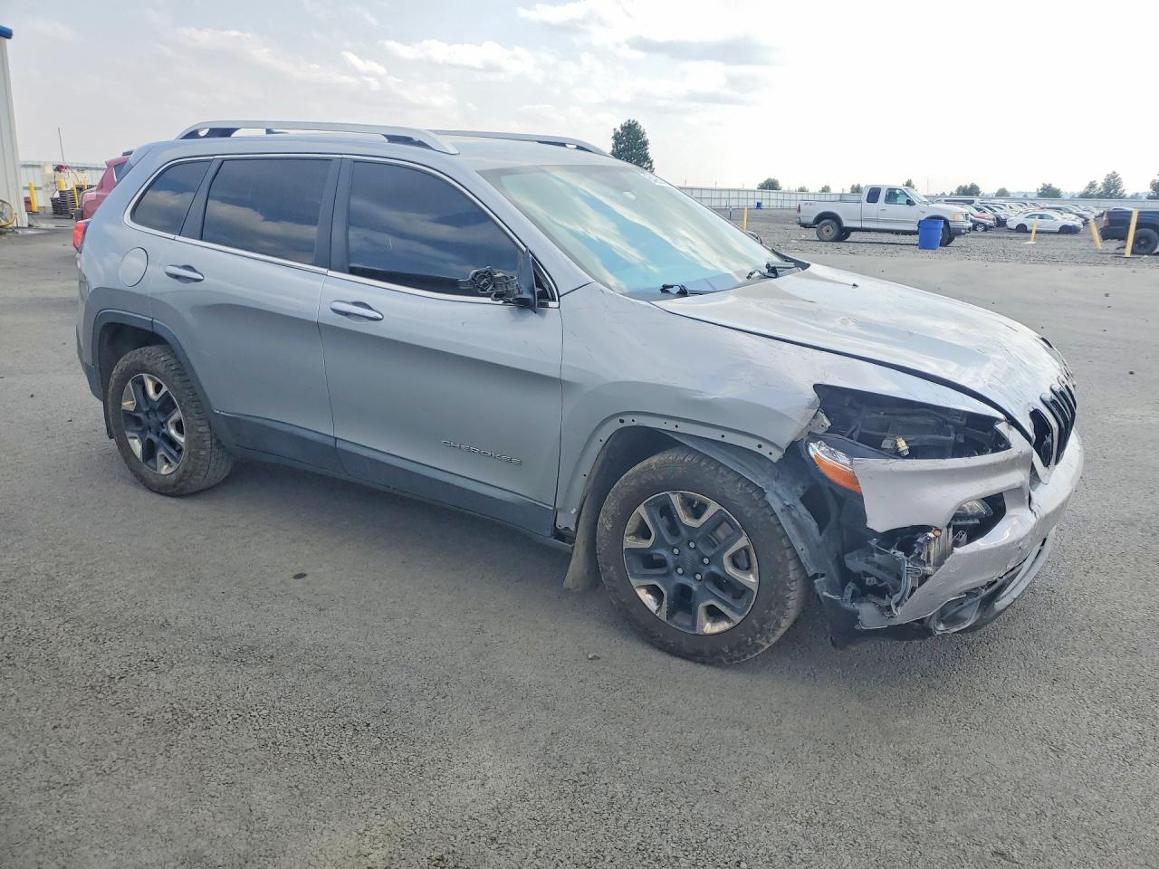 2014 Jeep Cherokee Latitude Серебряный vin: 1C4PJLCBXEW252854