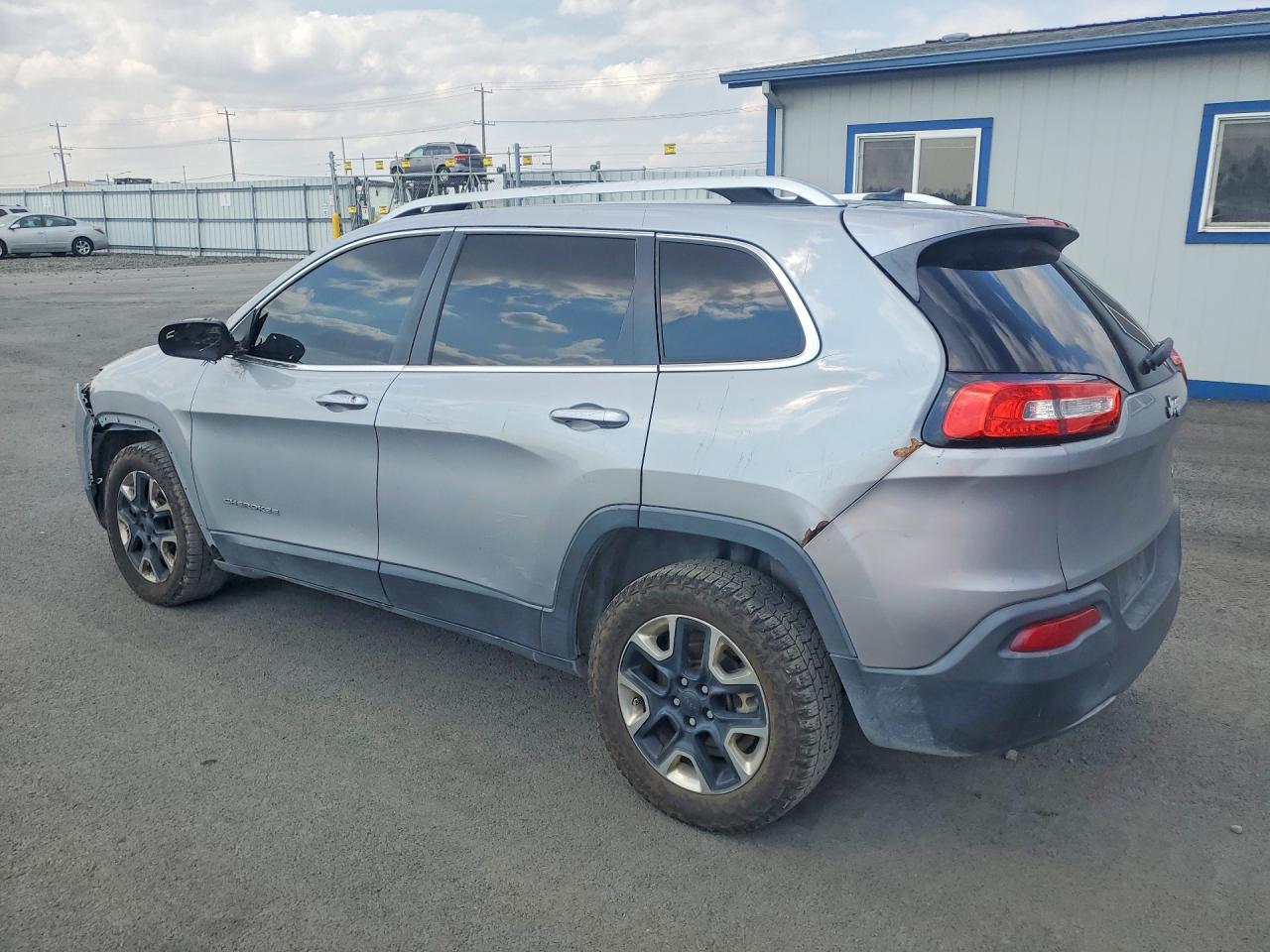 2014 Jeep Cherokee Latitude Серебряный vin: 1C4PJLCBXEW252854