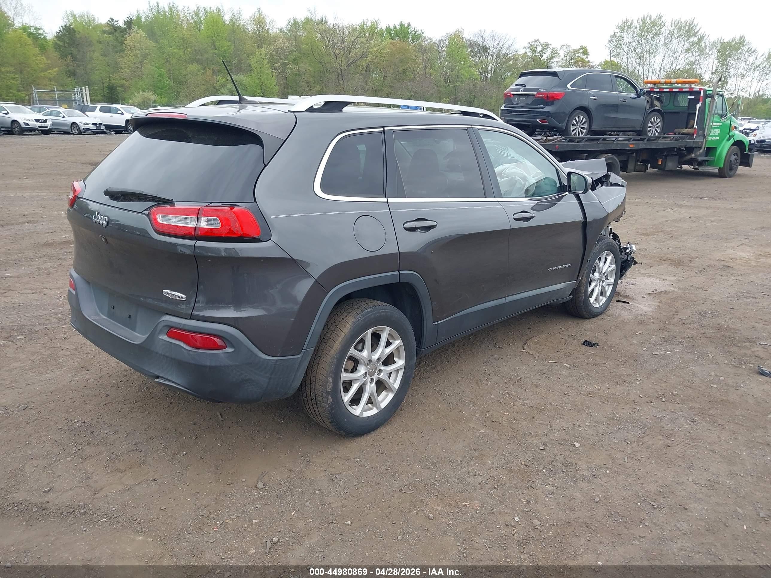 2015 Jeep Cherokee Latitude Gray vin: 1C4PJLCBXFW531349