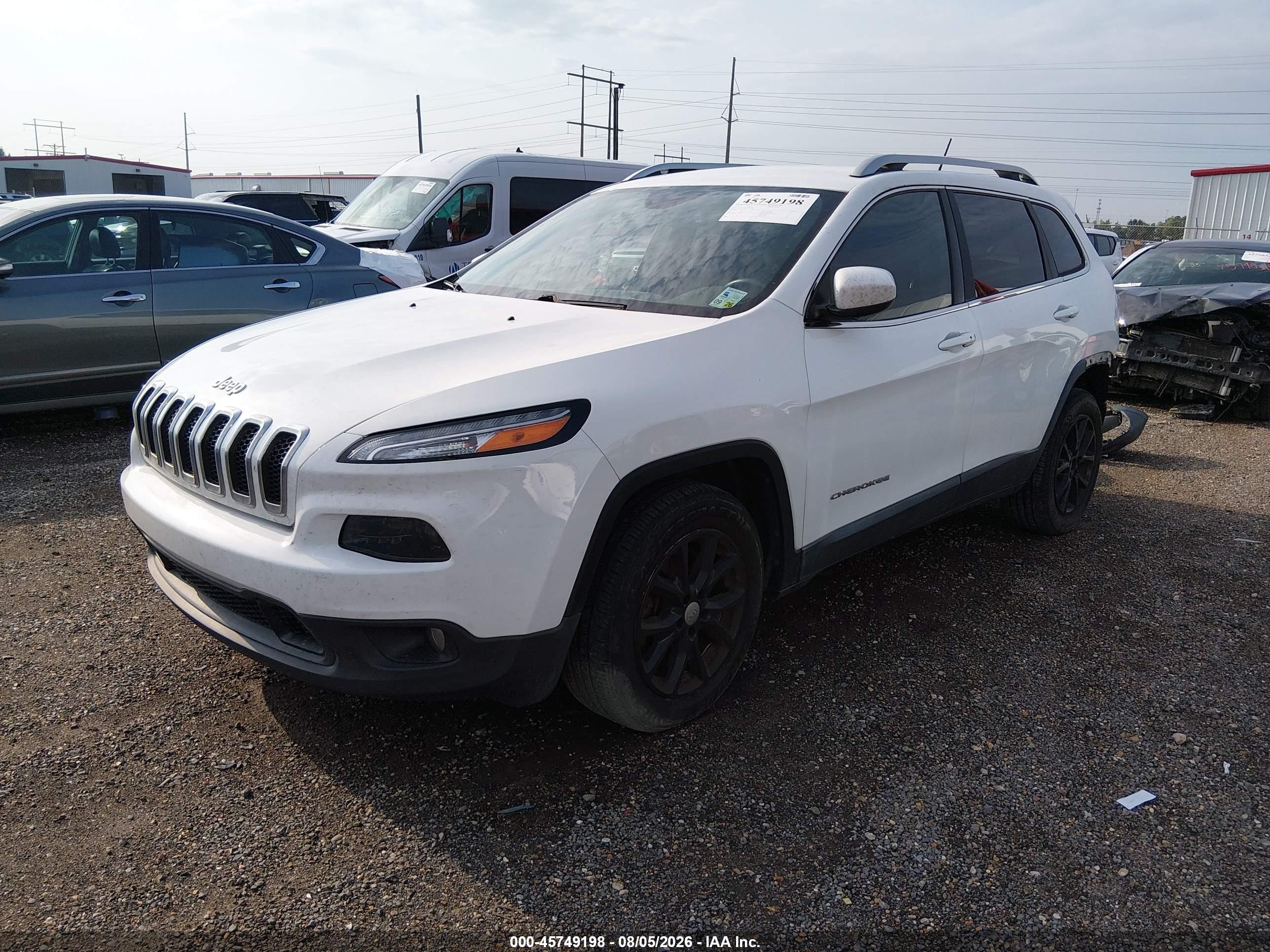 2015 Jeep Cherokee Latitude White vin: 1C4PJLCBXFW542190