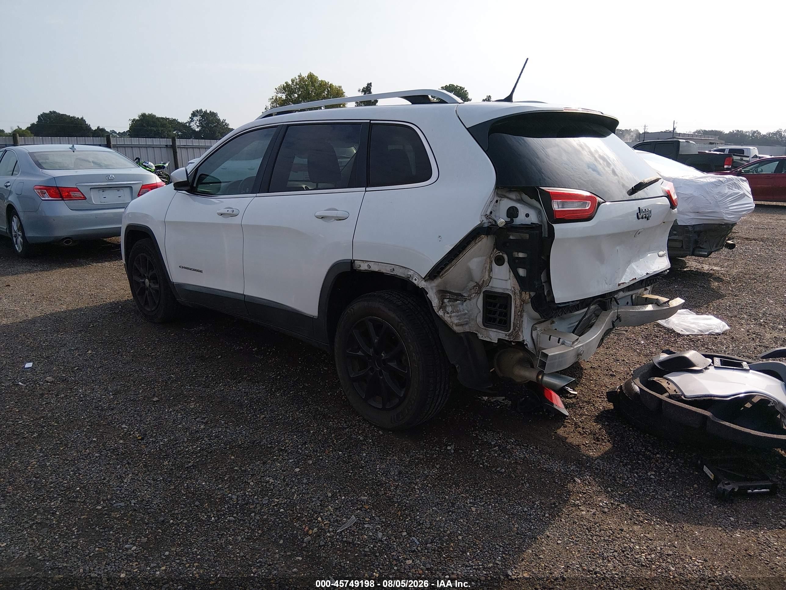 2015 Jeep Cherokee Latitude White vin: 1C4PJLCBXFW542190