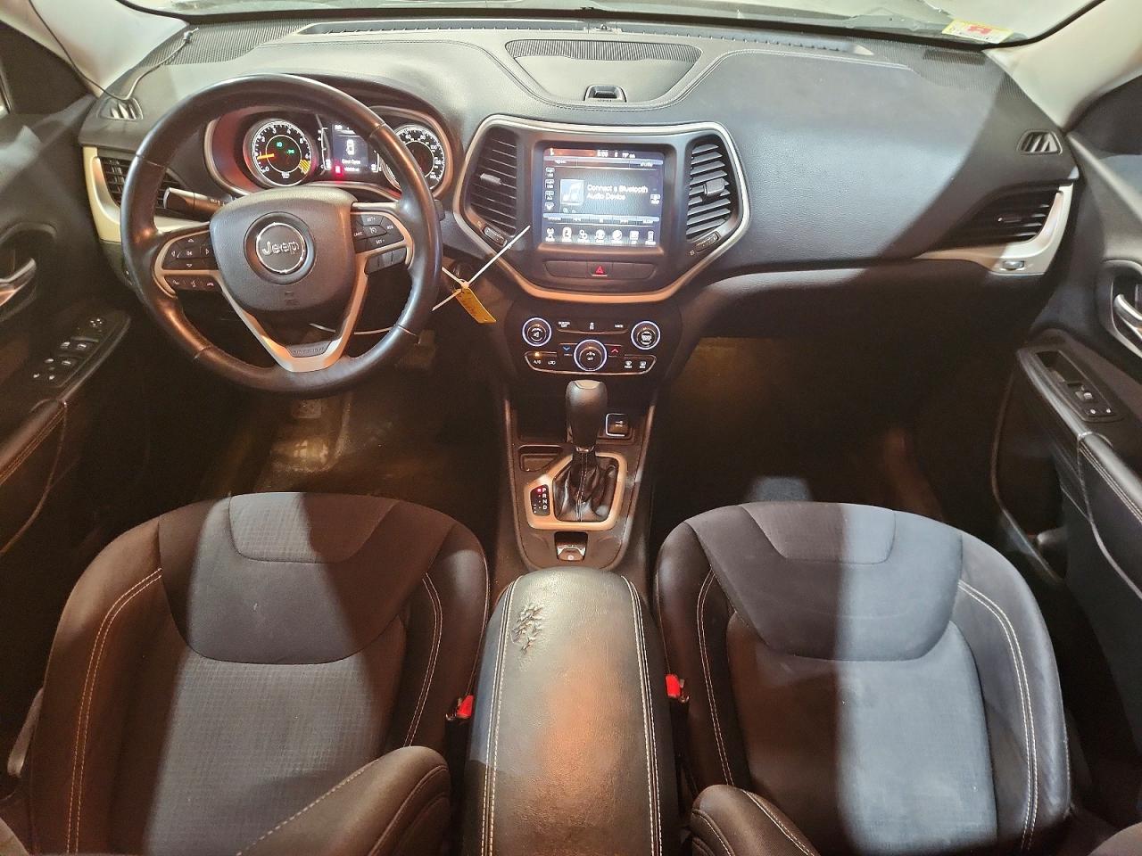 2015 Jeep Cherokee Latitude Green vin: 1C4PJLCBXFW560883