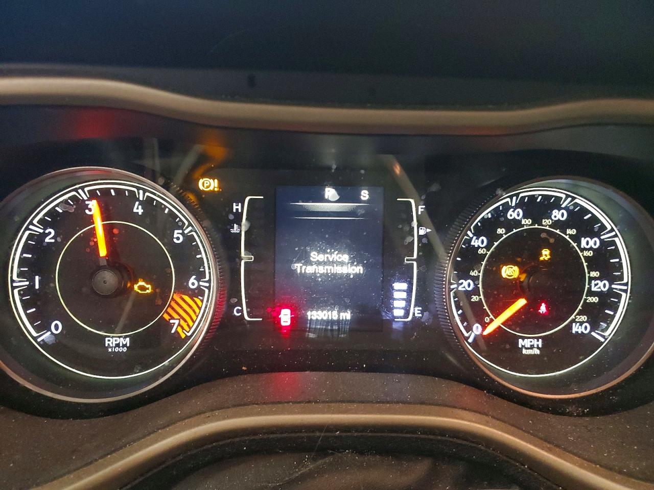 2015 Jeep Cherokee Latitude White vin: 1C4PJLCBXFW597481