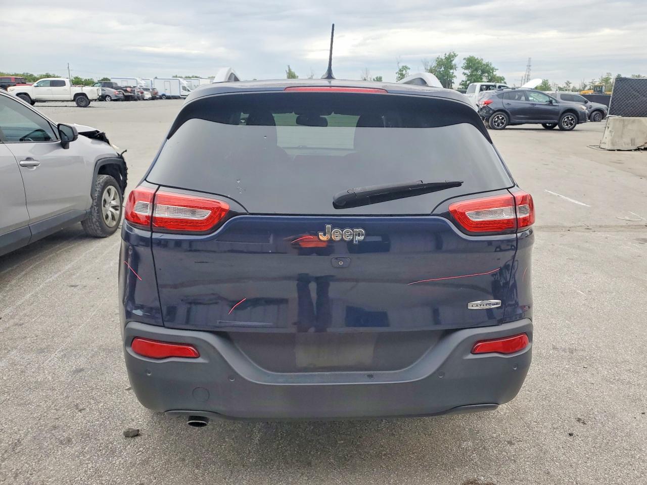 2015 Jeep Cherokee Latitude Blue vin: 1C4PJLCBXFW694423