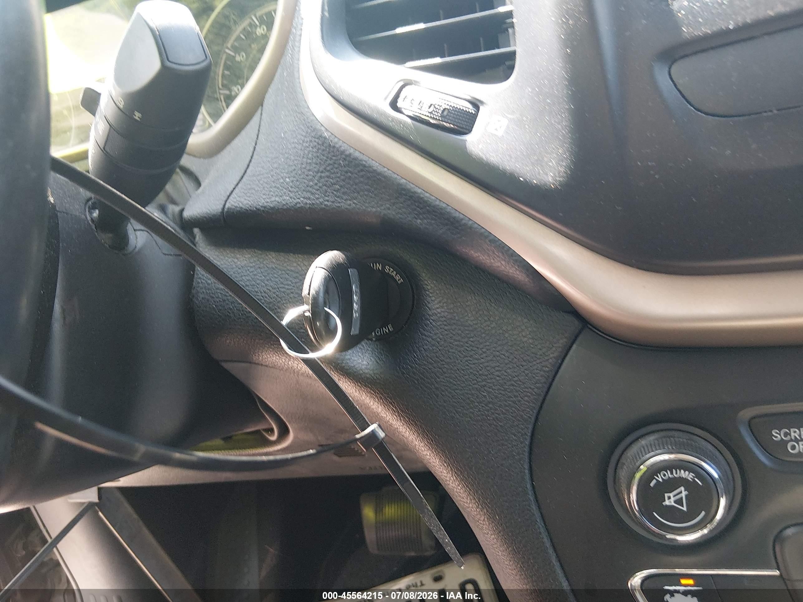 2015 Jeep Cherokee Latitude Серый vin: 1C4PJLCBXFW699881