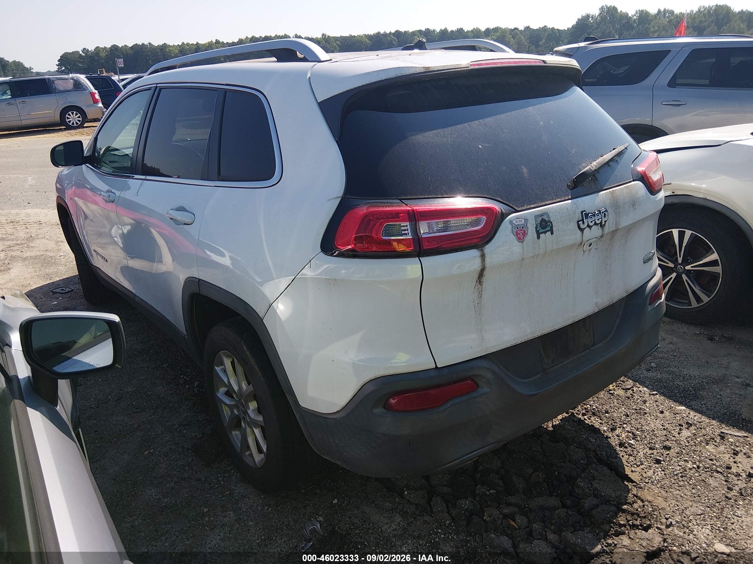 2015 Jeep Cherokee Latitude White vin: 1C4PJLCBXFW759738
