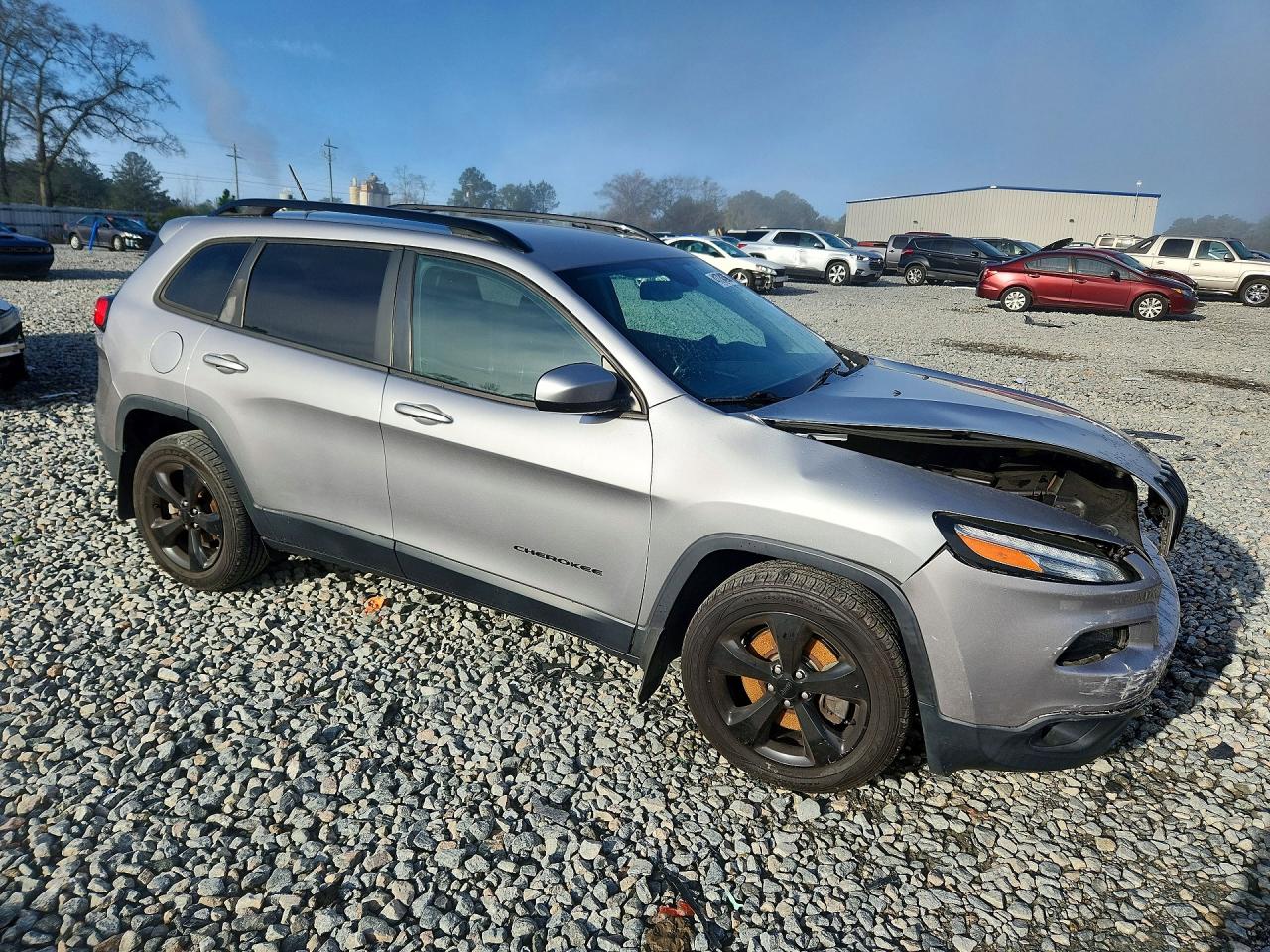 2018 Jeep Cherokee Latitude Silver vin: 1C4PJLCBXJD618463