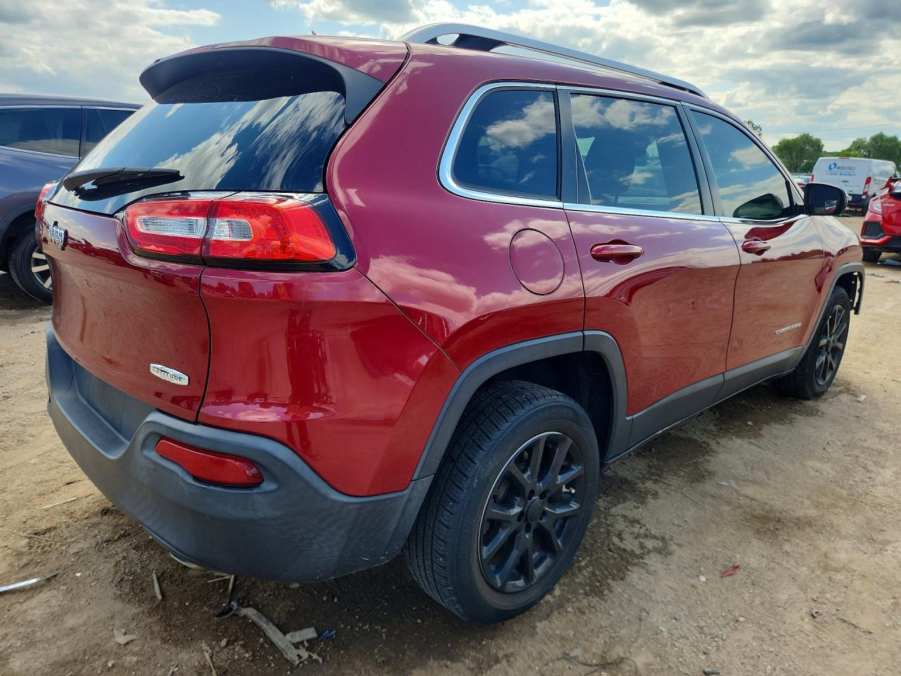 2014 Jeep Cherokee Latitude Red vin: 1C4PJLCS0EW106317
