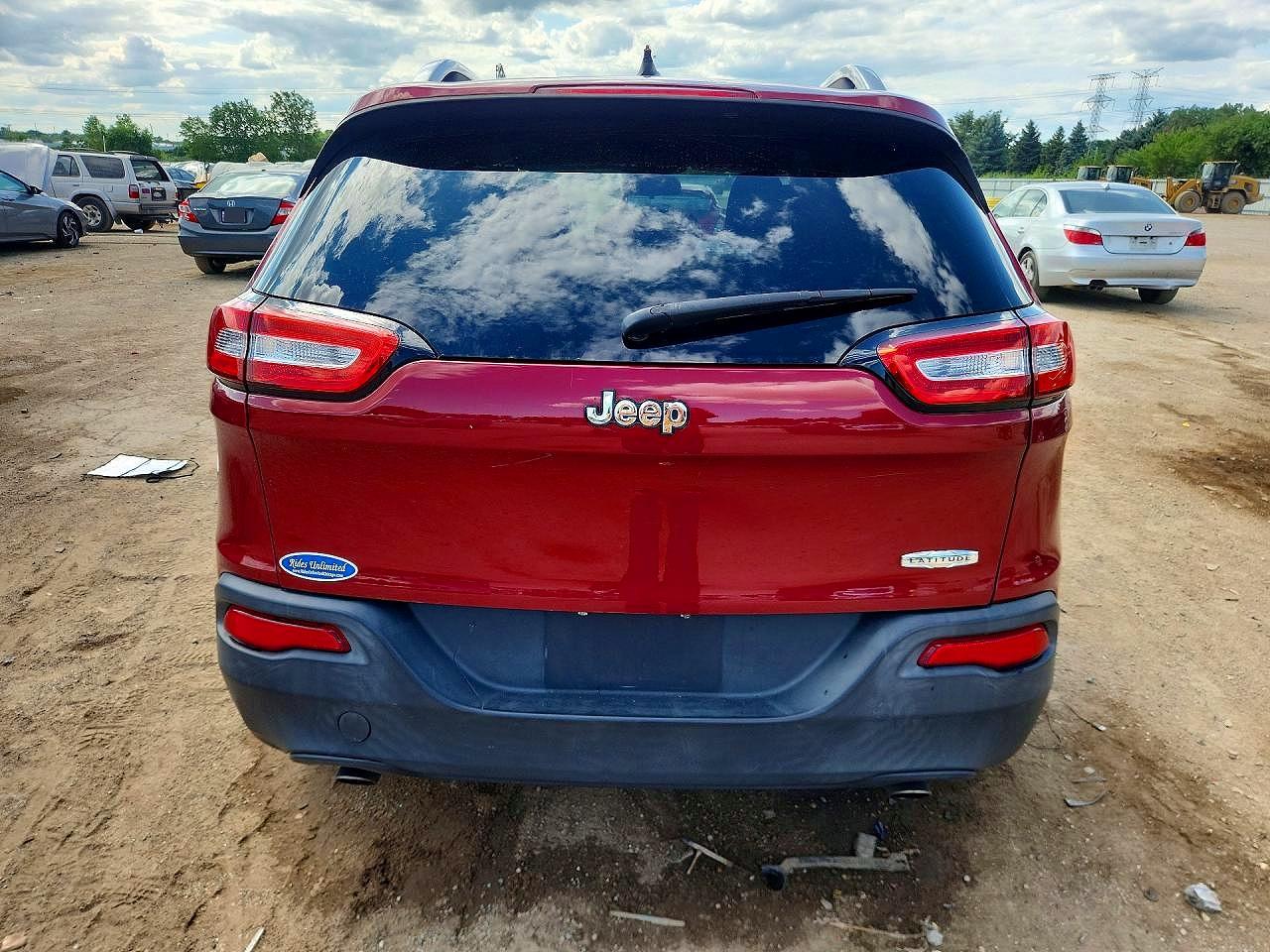 2014 Jeep Cherokee Latitude Red vin: 1C4PJLCS0EW106317
