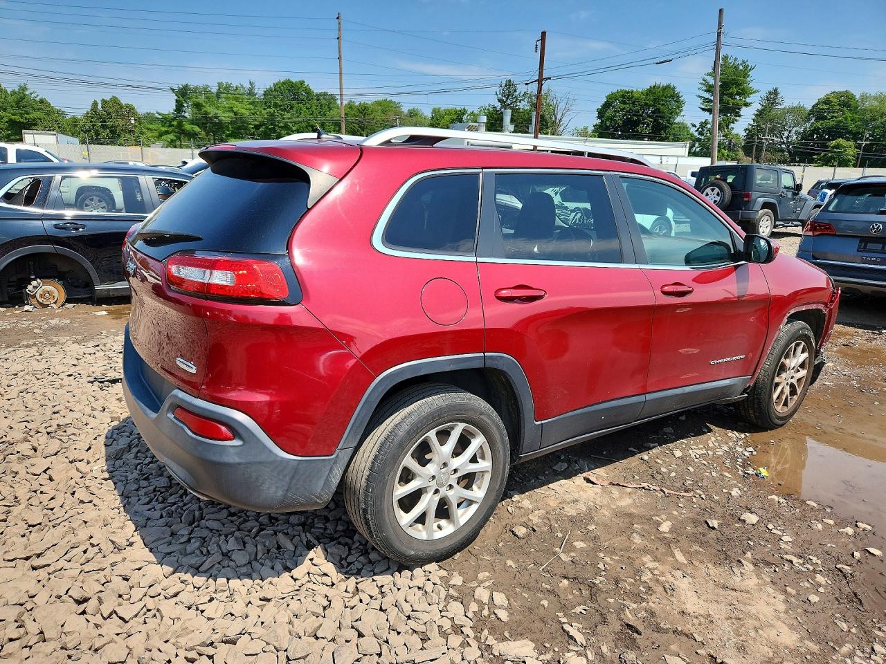 2014 Jeep Cherokee Latitude Burgundy vin: 1C4PJLCS0EW117334