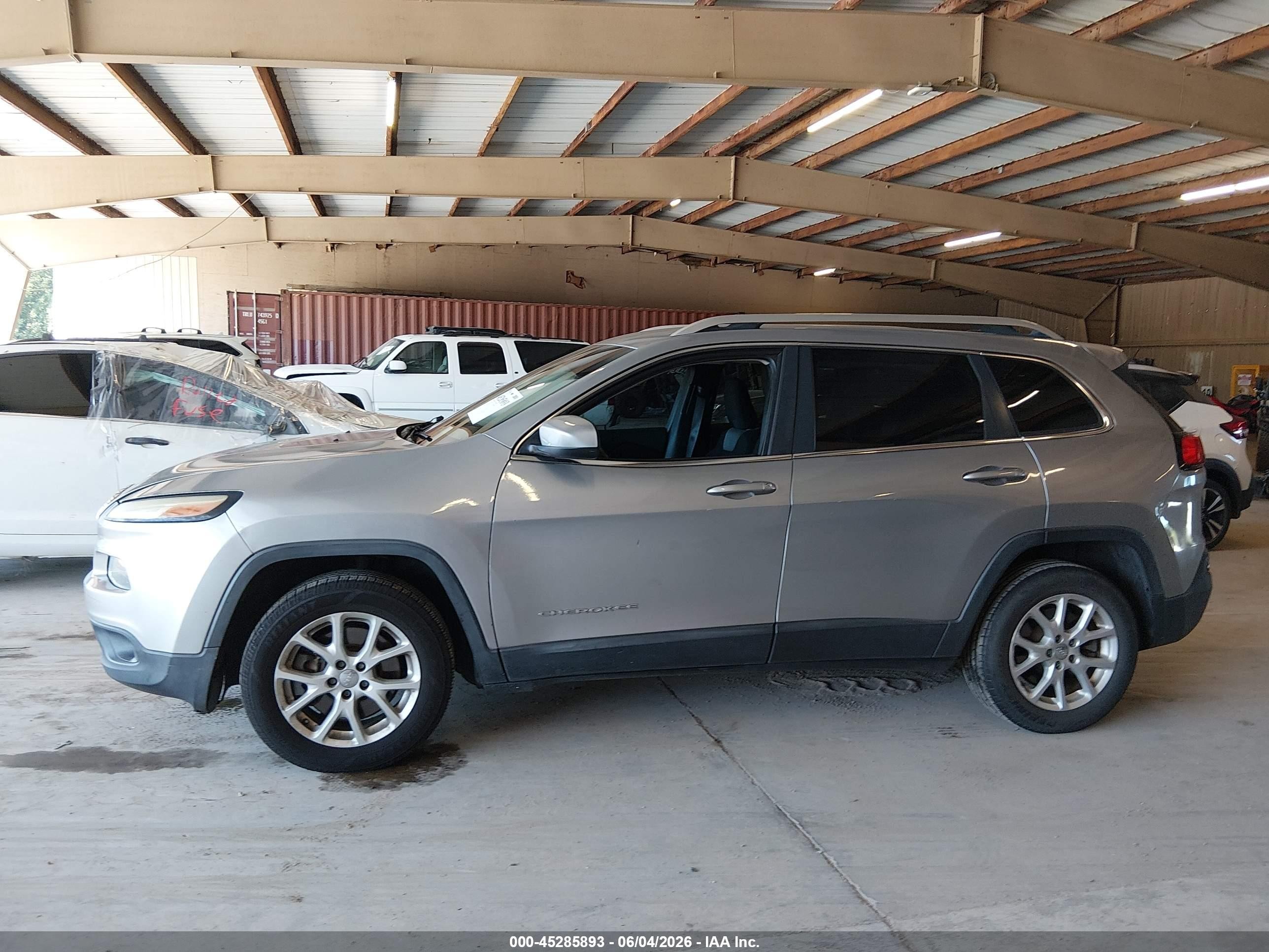 2014 Jeep Cherokee Latitude Silver vin: 1C4PJLCS0EW147997